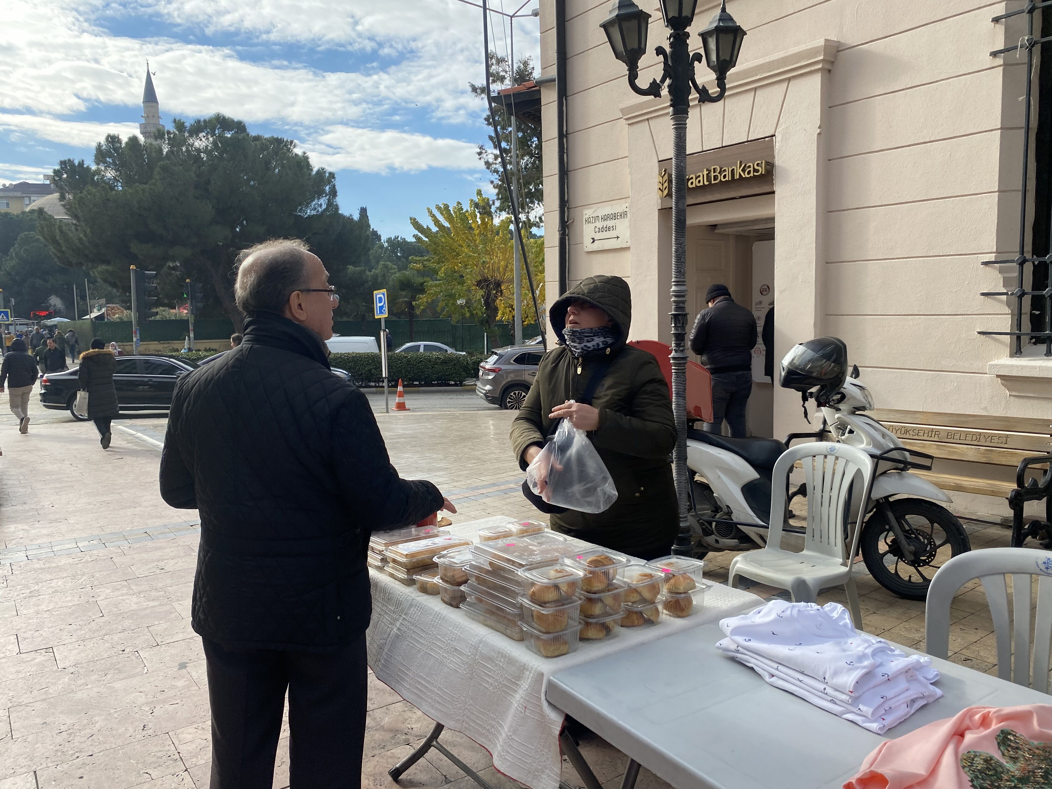 Aydindaki Dernekten Kadin Emegine Destek Her Yil Bir Kez Kurulan Kermes Acildi 625820 D4A0A48Cc5Faa7E320Ebb4C9Fc634168