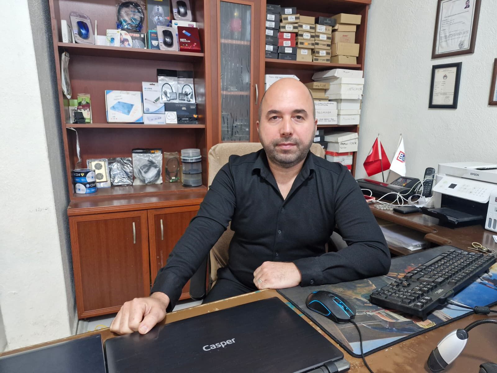 Aydınlı bilgisayar teknikeri uyardı: Merdiven altı işlemler masrafı ikiye katlıyor