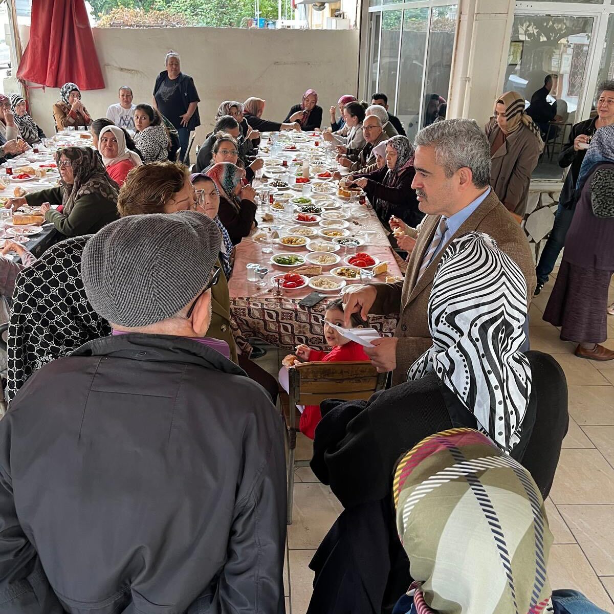 Baskan Alicik Turan Mahalle Sakinleriyle Bulustu Alicik Destek Gorduk Guc Aldik Moral Bulduk Betul 618496 Dbeebef23Abb53A623C1C6150Fa8B0Aa