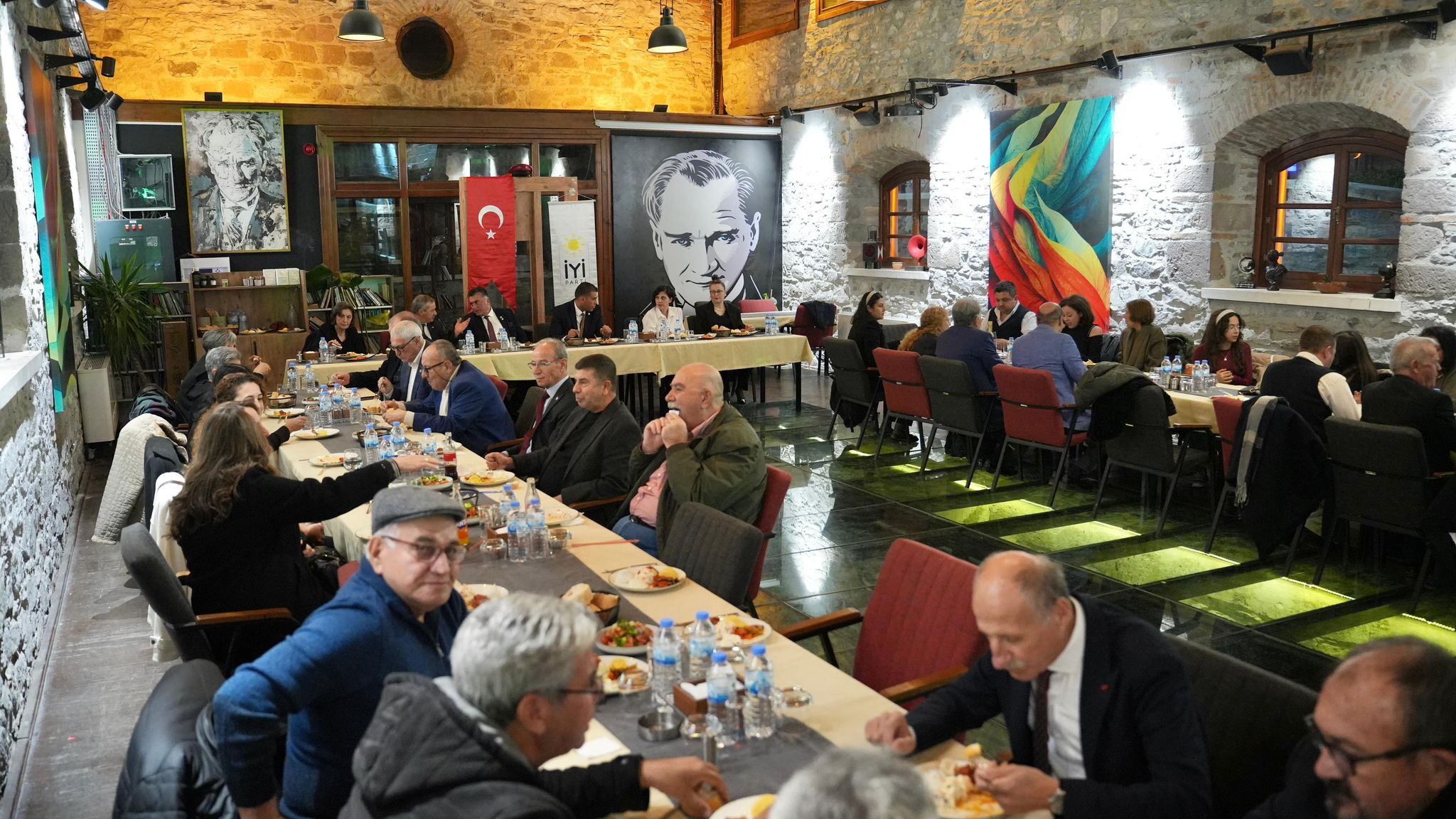 Baskan Erturk Soke Teskilati Ile Bir Araya Geldi Iyi Parti Soke Yonetimine Basari Temennisinde Bulunuldu Betul 621554 C39C9F6B2042F835C419F1A1Ad2A0930