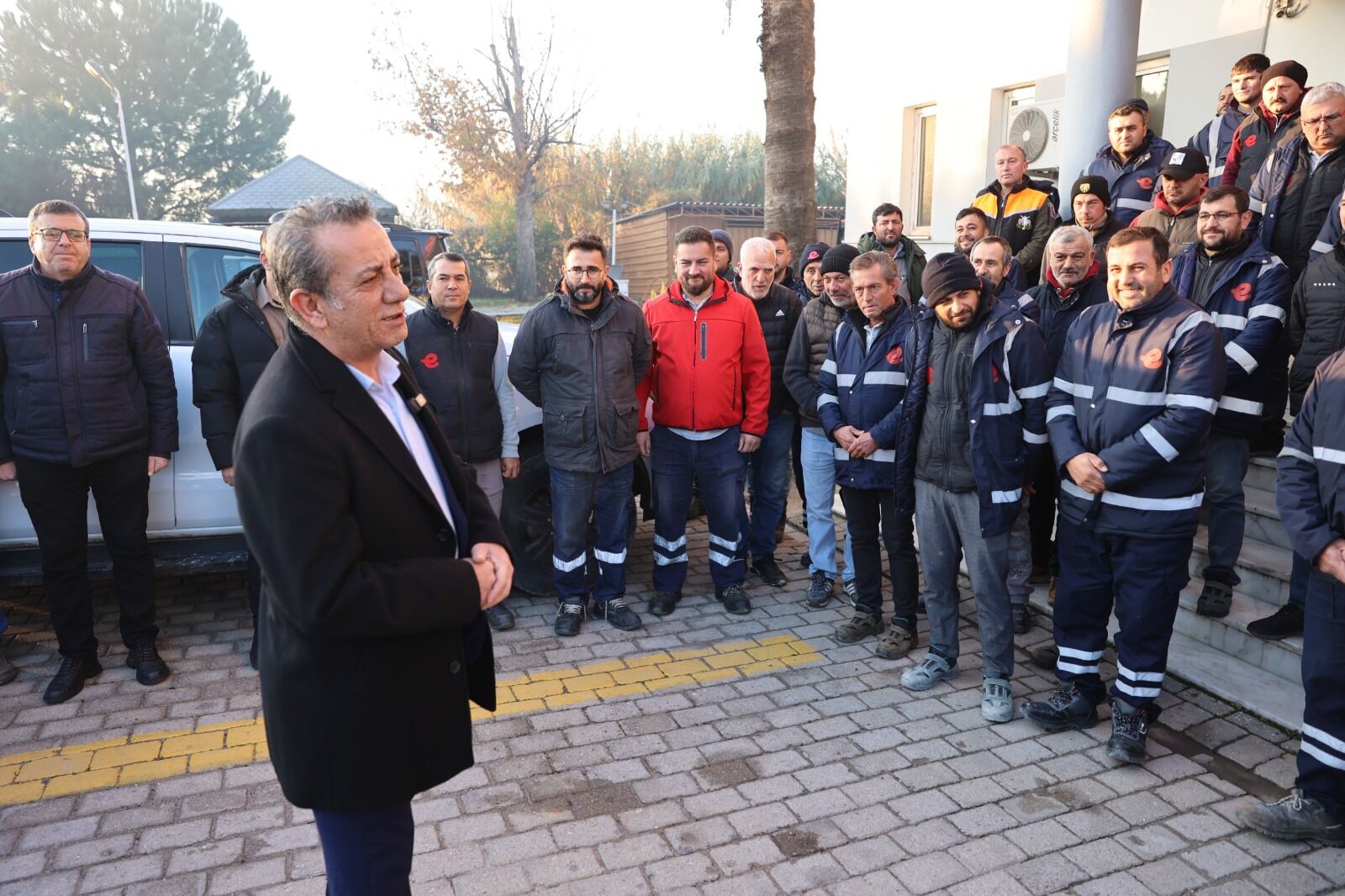 Başkan Yetişkin çalışma arkadaşlarının yeni yılını kutladı