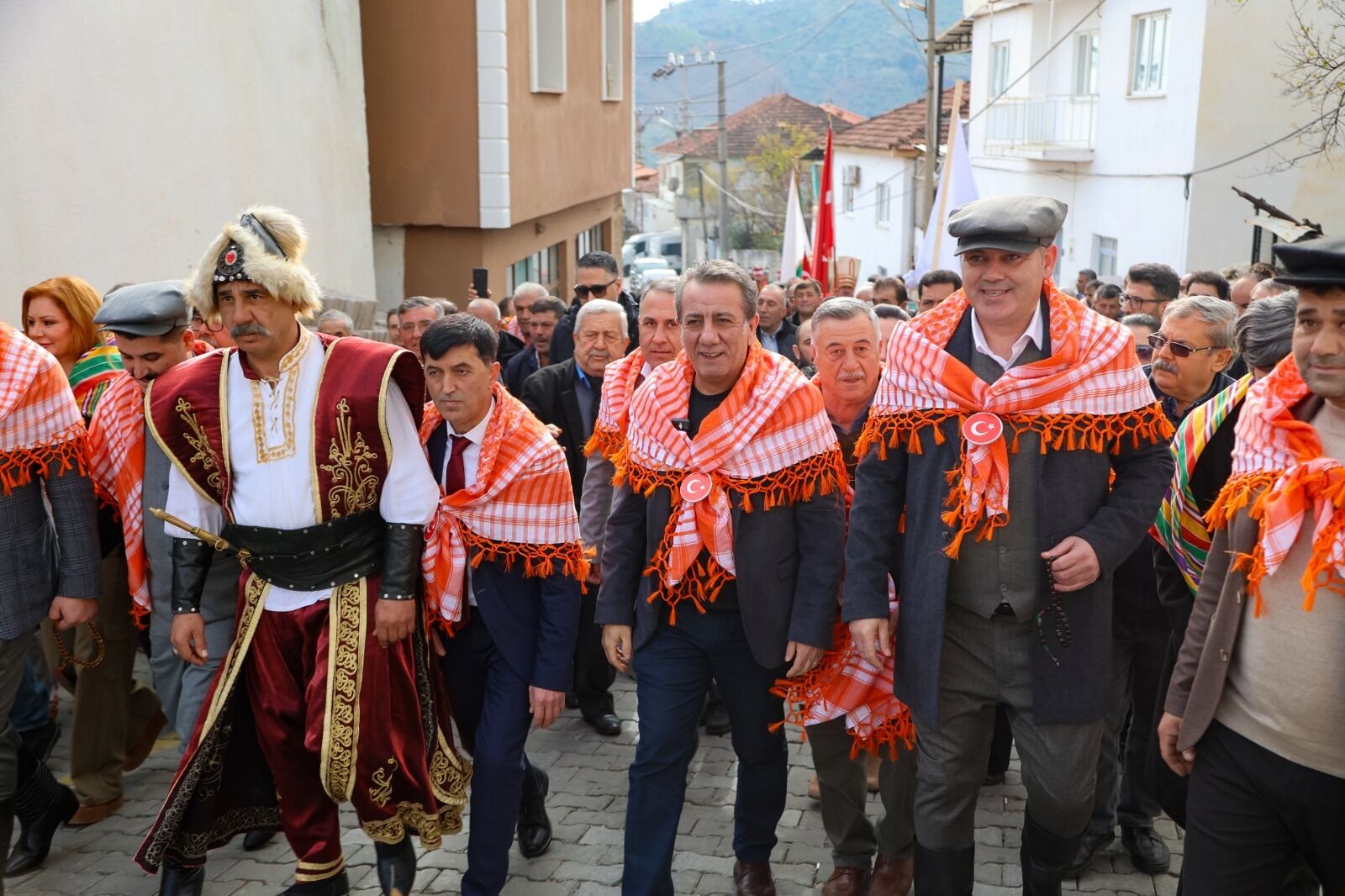 Baskan Yetiskin Egrikavak Kestane Ve Incir Festivaline Can Verdi Acilista Alkislarla Karsilandi 623629 2F0Bfec27Bf90F4Ce02Ef71B357Abf4A
