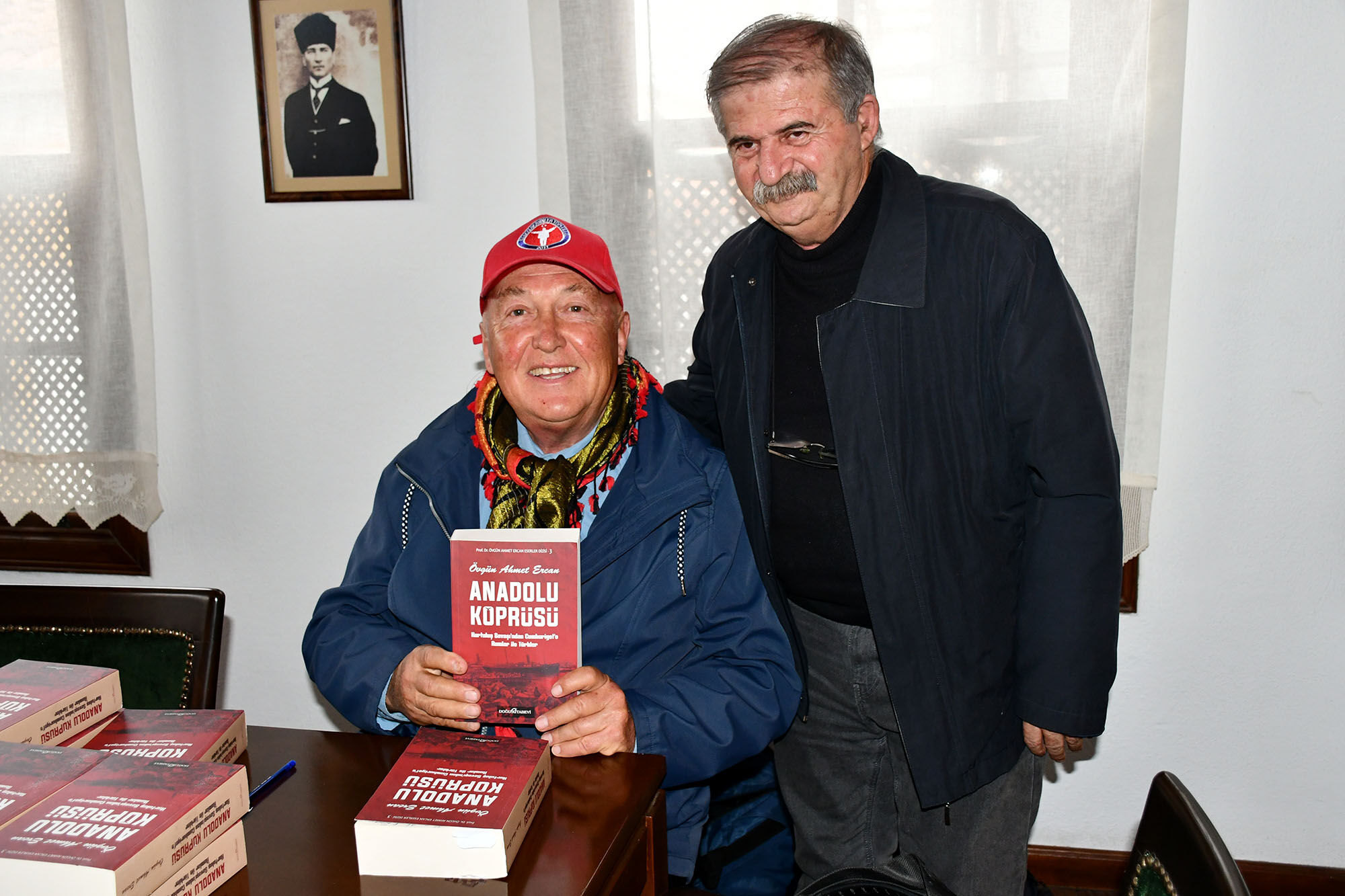 Calikusu Kusu Kultur Evi Prof Dr Ovgun Ahmet Ercani Agirladi Anadolu Bir Uygarliklar Koprusudur 619298 7Dc45Da5D8B989D05Cd726A3281Be2Cb