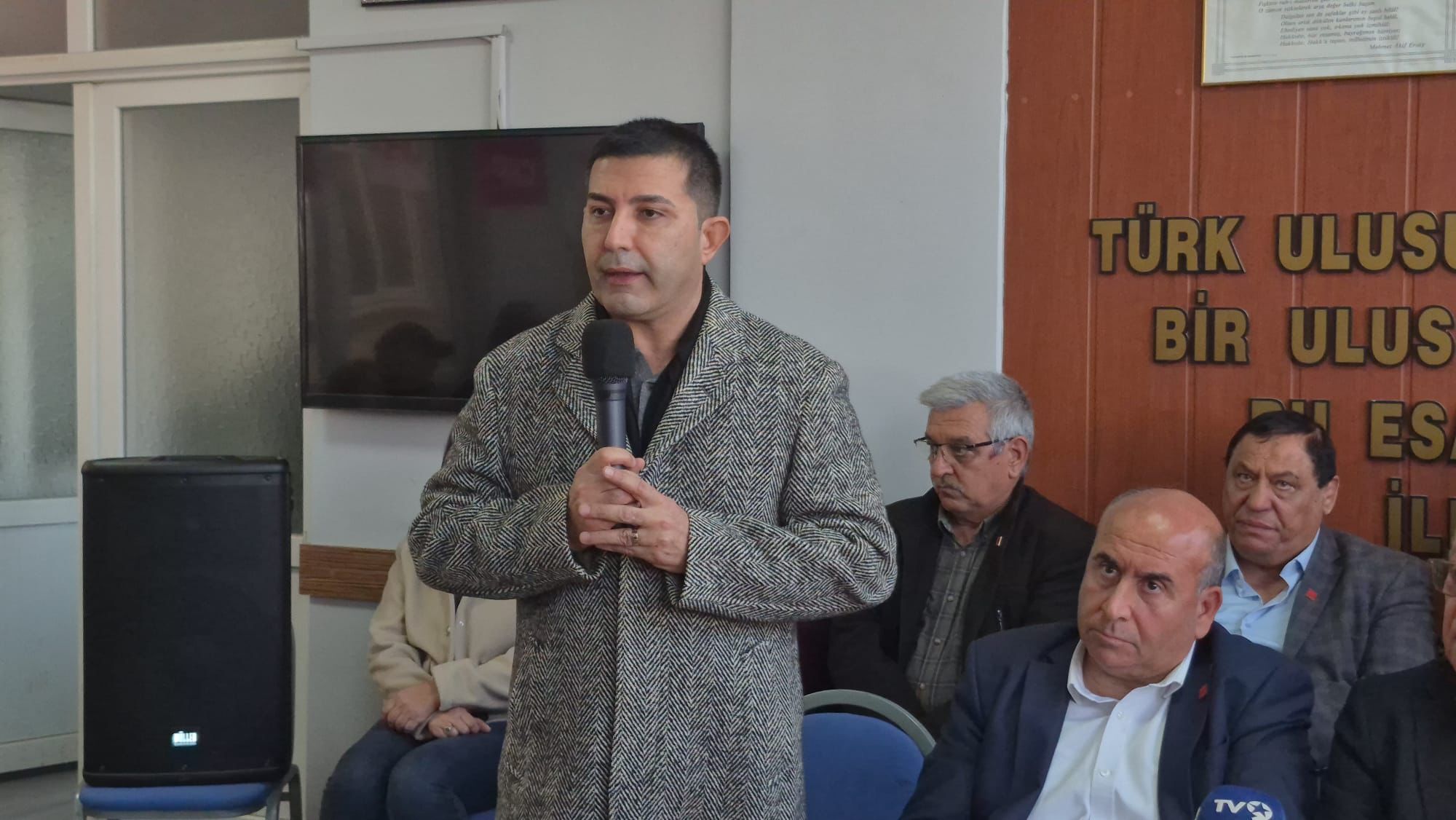 Chp Sokede Hedefini Yukselti Gunel Sokede Chp Bayragi Yeniden Dalgalanacak 622700 E65Dd82E4E5Db8C5B73E95653926B17F