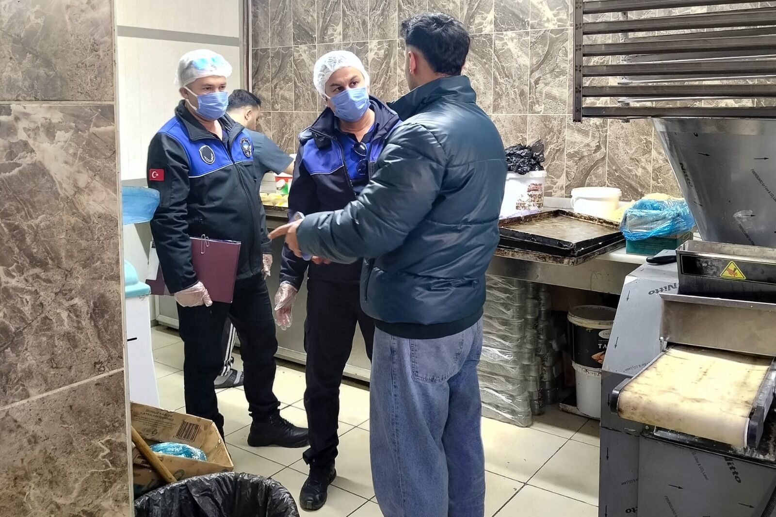 Efeler Belediyesi’nden yılbaşı öncesi gıda güvenliği seferberliği