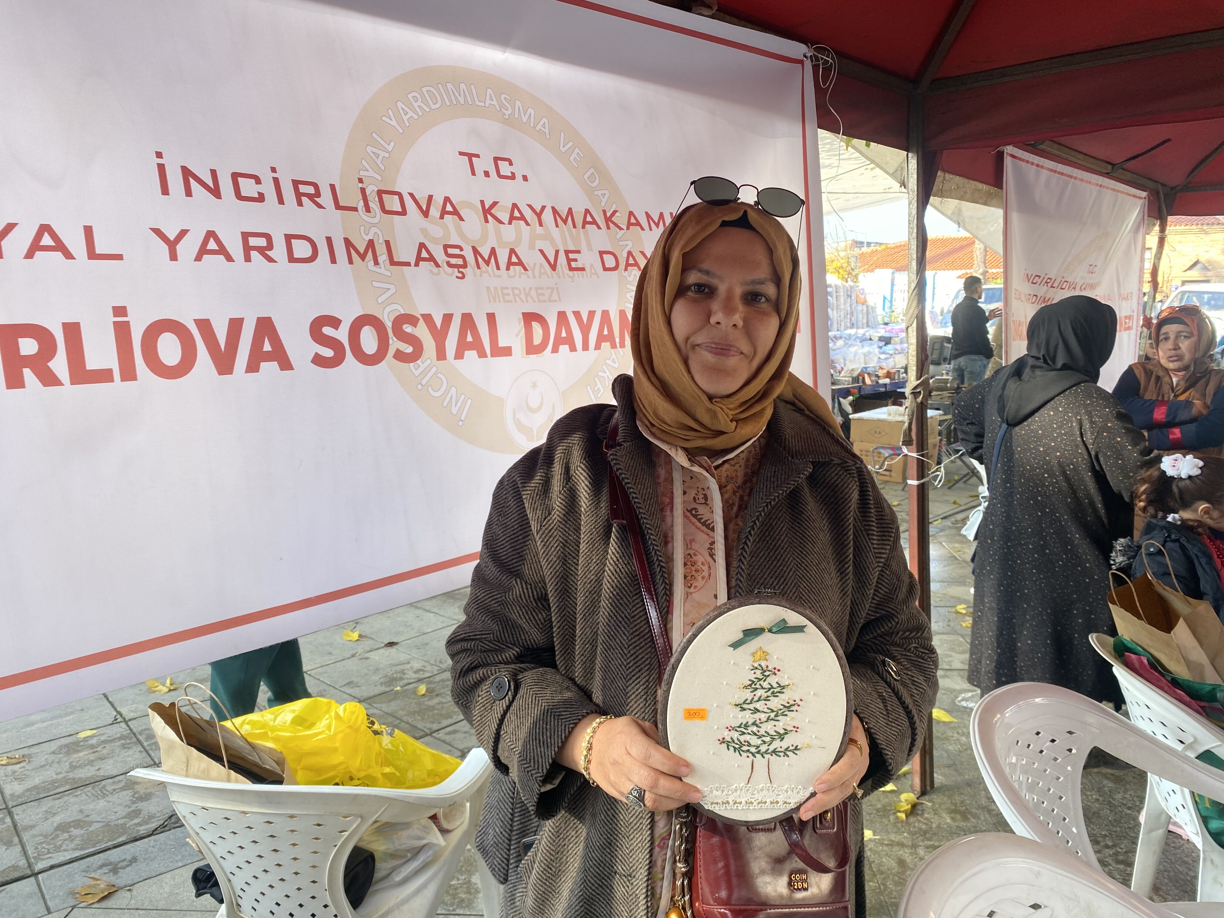 İncirliova’da el emeği ürünler ihtiyaç sahipleri için satılıyor