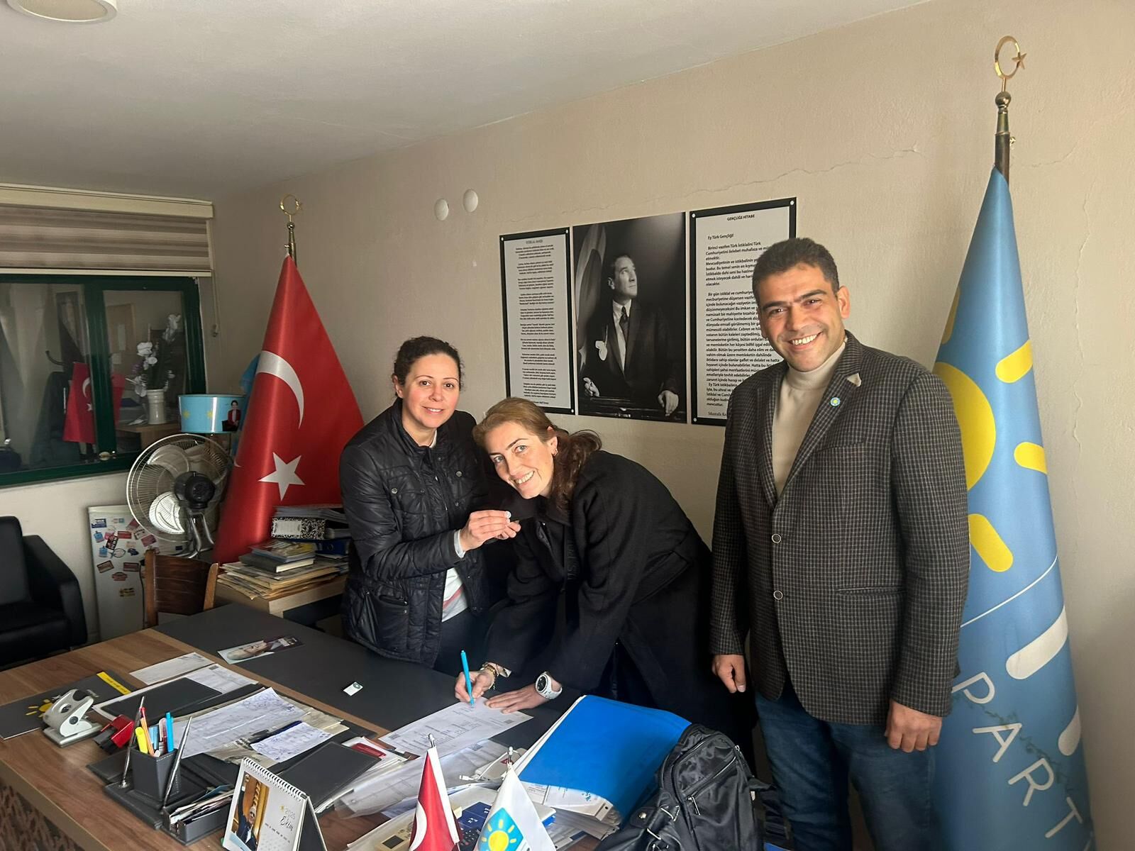 Iyi Parti Sokede Kadin Uye Sayisini Artiriyor 624039 C605Ab25A38F4Fa9C7D939Ccec205059