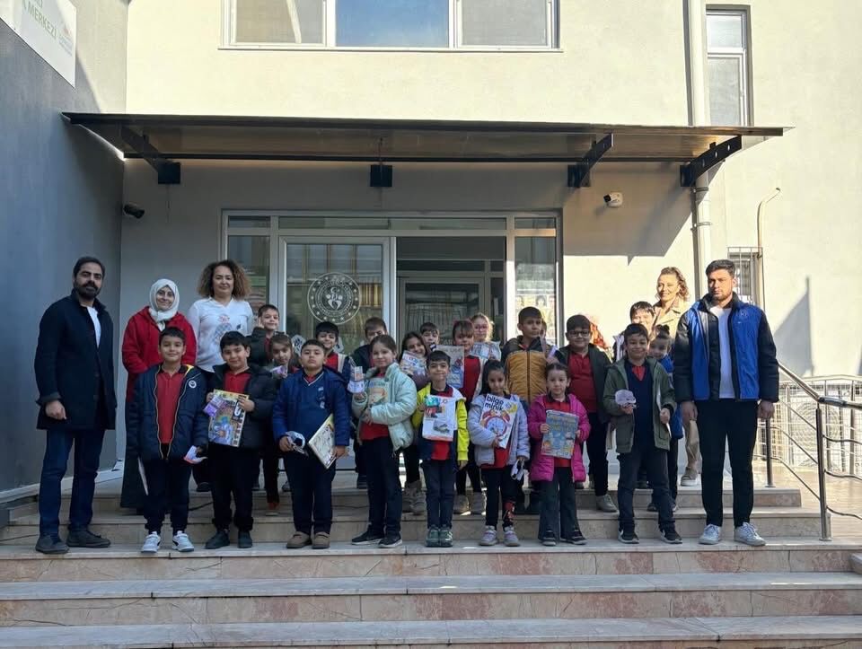 Kocarlida Ogrenciler Kutuphanelerde Hayat Buluyor Miniklere Okuma Aliskanligi Asilaniyor 623100 Edd14C43E728E89B9Ca7E8C7Fb89E119