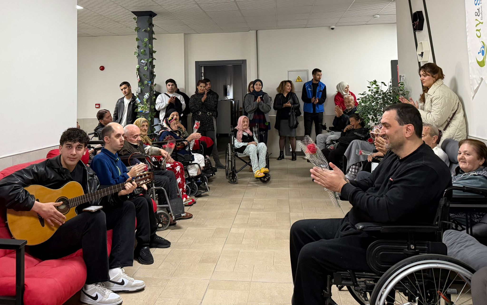 Kocarlili Genclerden Aysu Bakimevine Anlamli Ziyaret Gencler Yaslilara Motivasyon Oldu 625996 10E7E187Eaf5C340Adf95F92A363B3A4