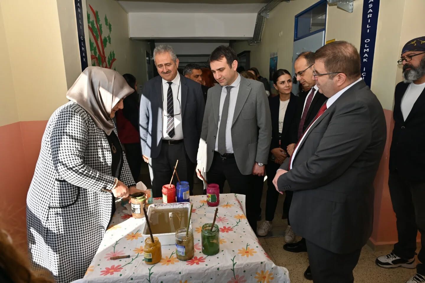 Kusadasinda Aile Temali Kacis Odasi Programi Duzenlendi Mudur Yigit Etkinlige Katildi Betul 623122 F0Ac9949986Bc2Ee64C4D1Ebb6E76819