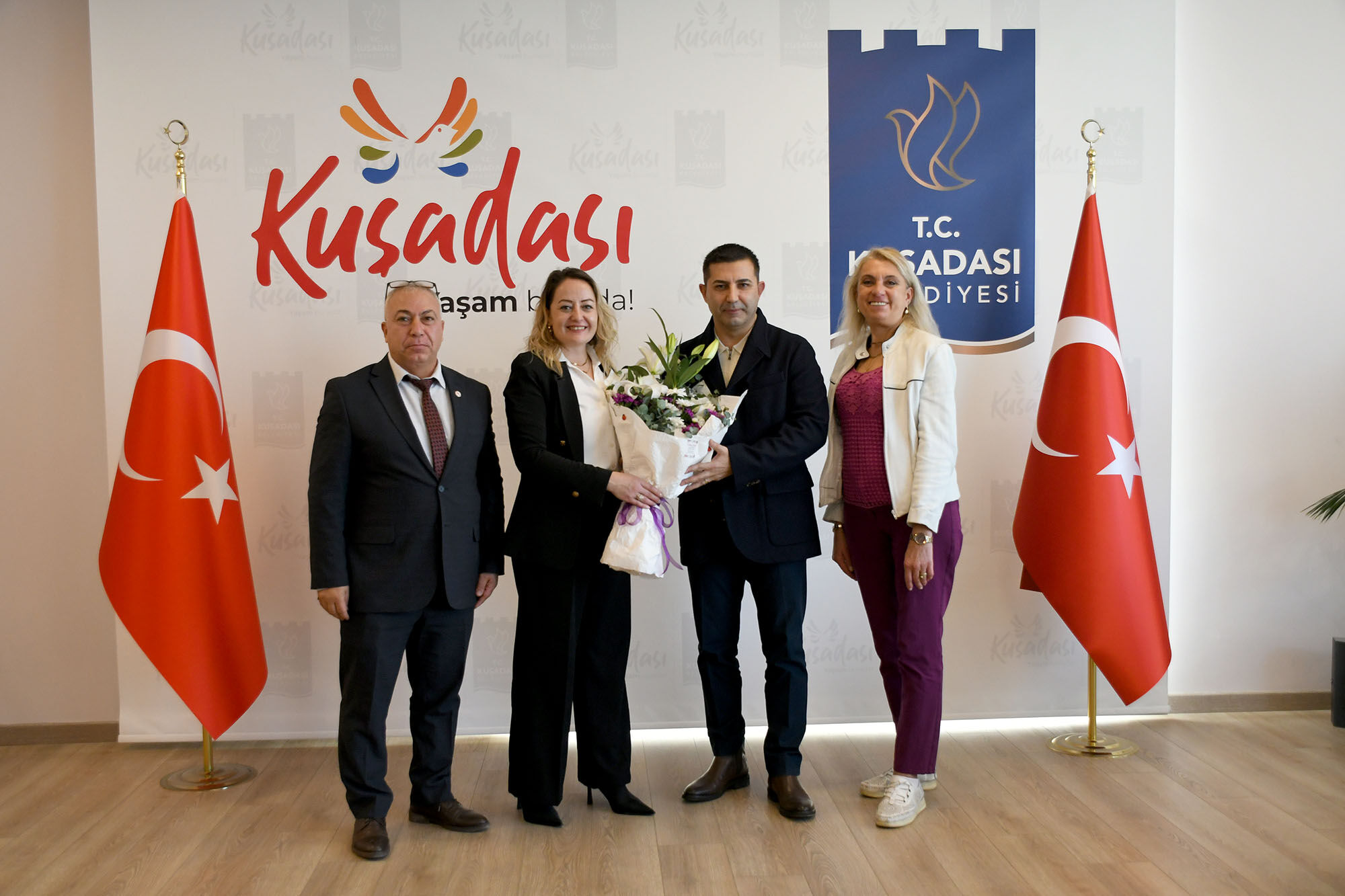 Kusadasinda Sosyal Denge Tazminati Sozlesmesi Imzalandi Biz Tum Calisanlarimiz Ile Buyuk Bir Aileyiz 620691 D4Bab5990485Dd545B1A9De04C0D8030