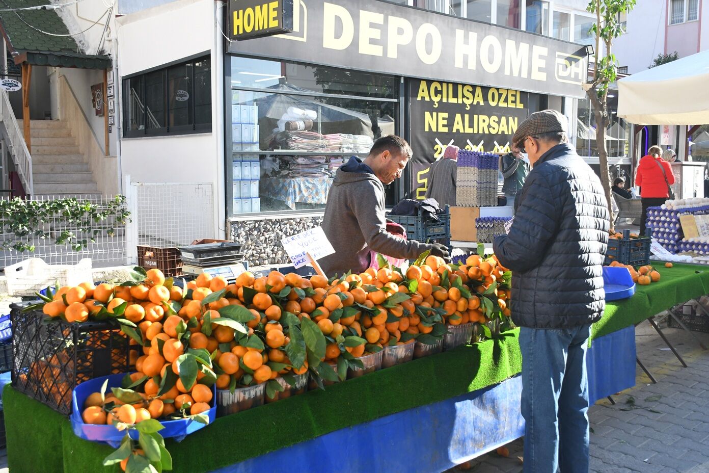 Kusadasinda Yerel Uretici Sergisinin Tezghlari Kisa Ozgu Sebze Ve Meyvelerle Doldu 621142 Ae8Fdf117C9Ddb0856C64E3A33C05A95