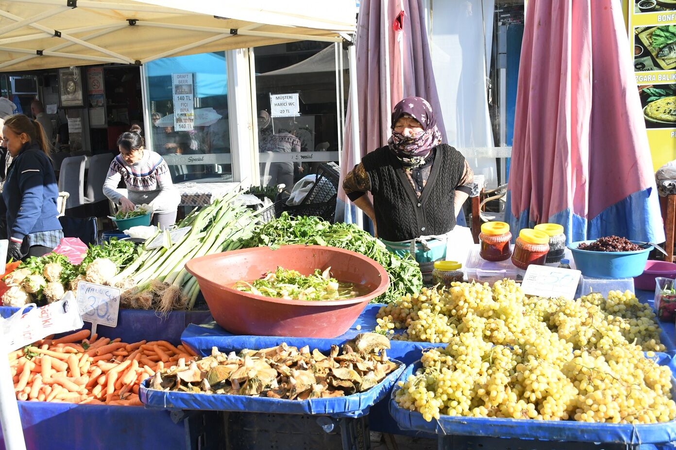 Kusadasinda Yerel Uretici Sergisinin Tezghlari Kisa Ozgu Sebze Ve Meyvelerle Doldu 621142 Eda33F69B417Ba0C3Dfbc8B4C175C717