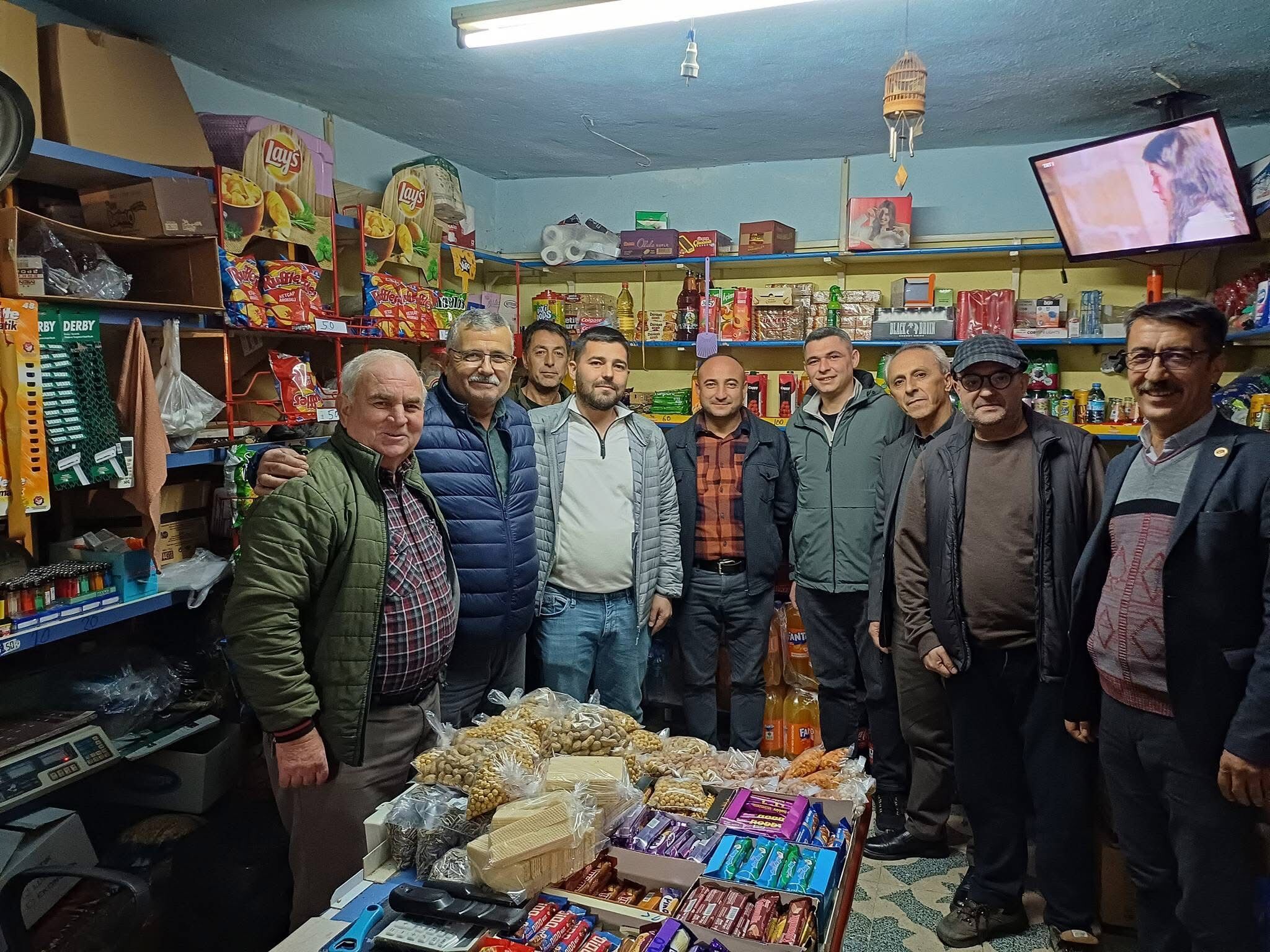 Mevcut başkan yeniden aday oldu: Saha çalışmalarında ilk adımını attı