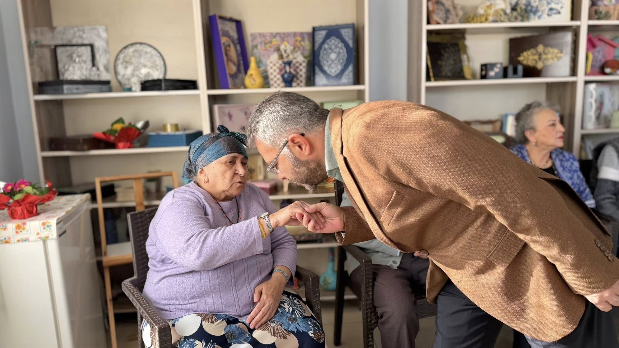 Milletvekili Ozmenden Soke Cikarmasi 626644 90A839B3Bcd31B46Db66726369489Ed5