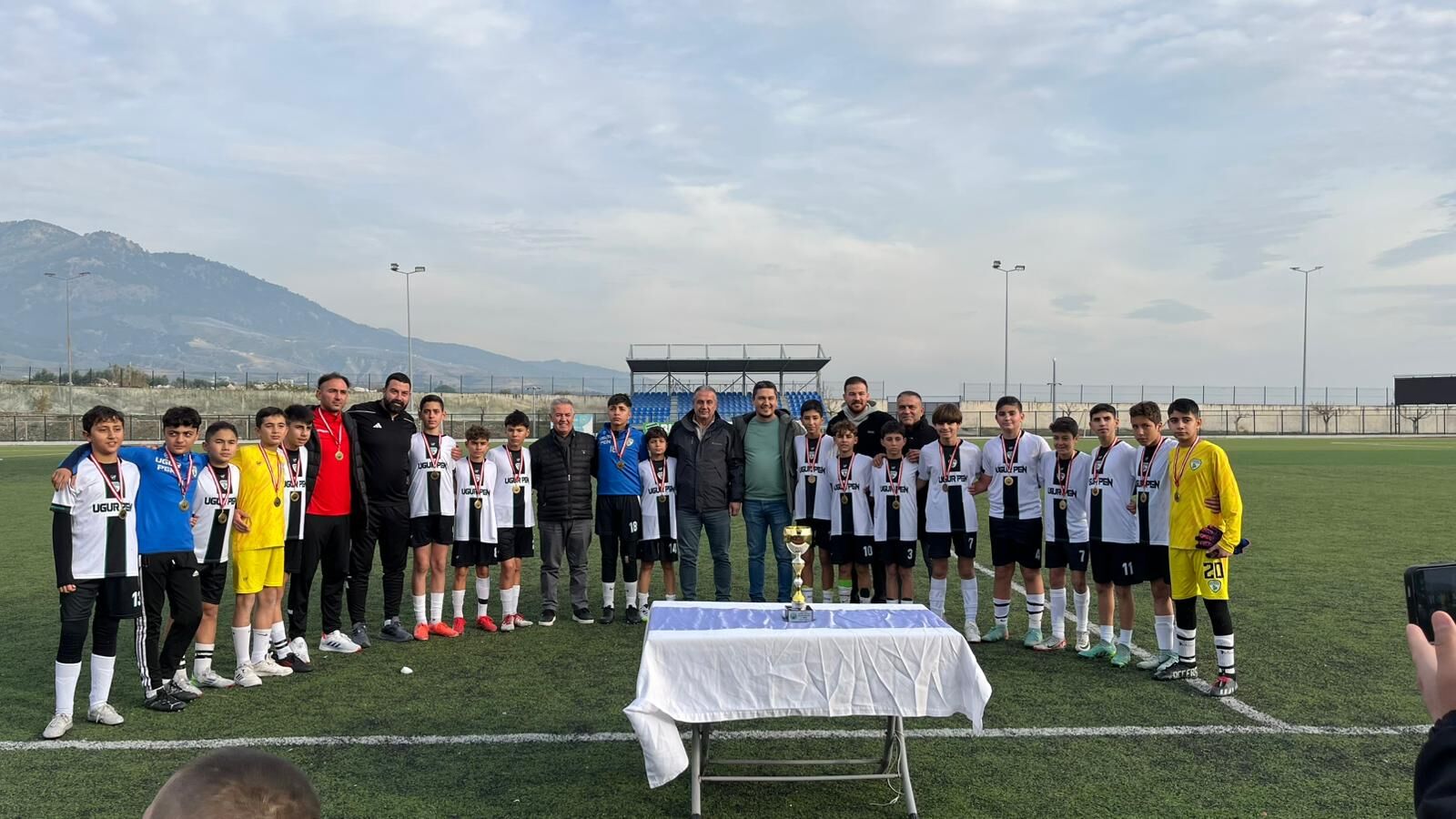 Şampiyon kupasına kavuştu