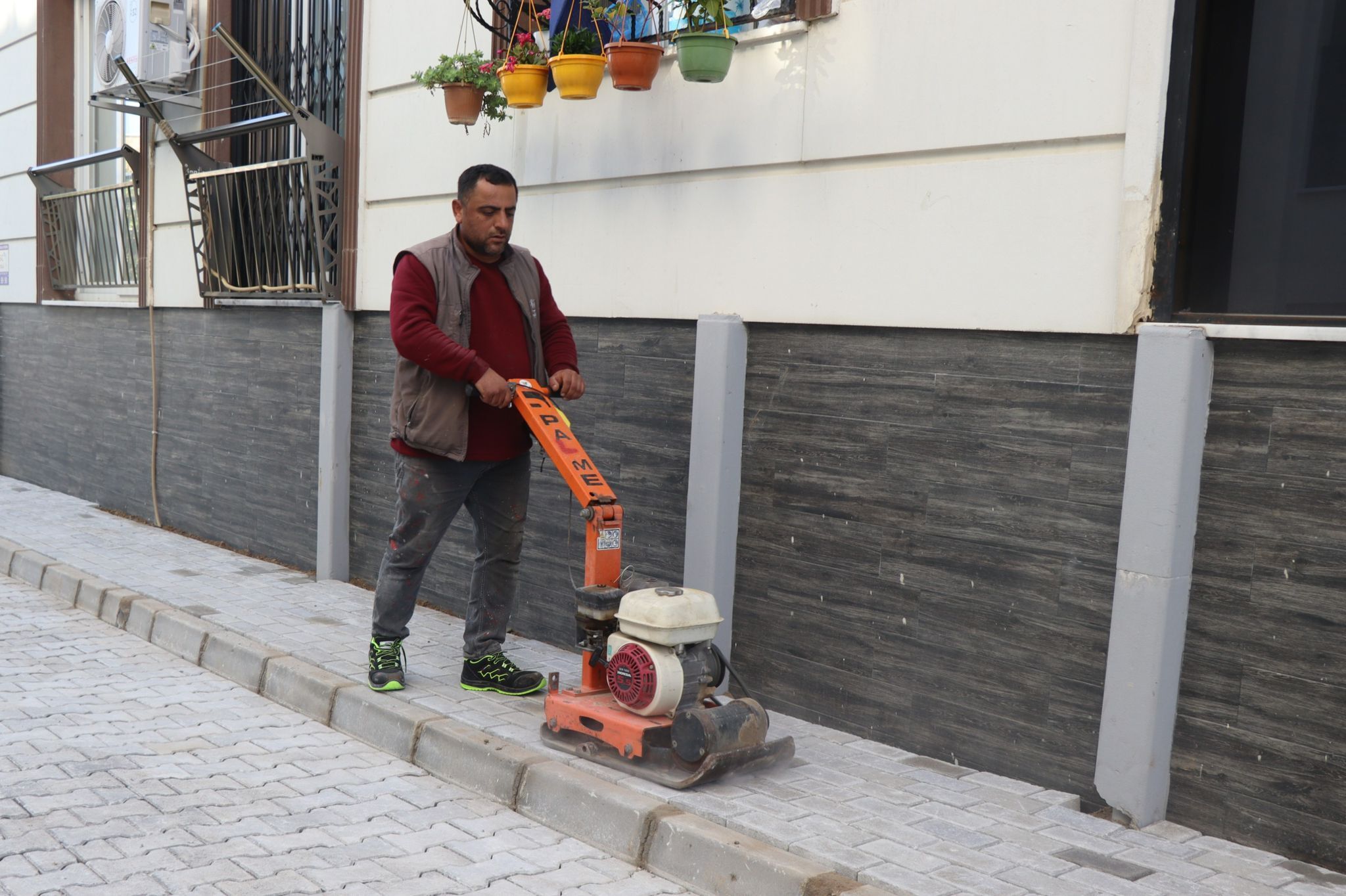 Nazilli Belediyesi’nden Yeni Mahalle’ye konforlu sokak