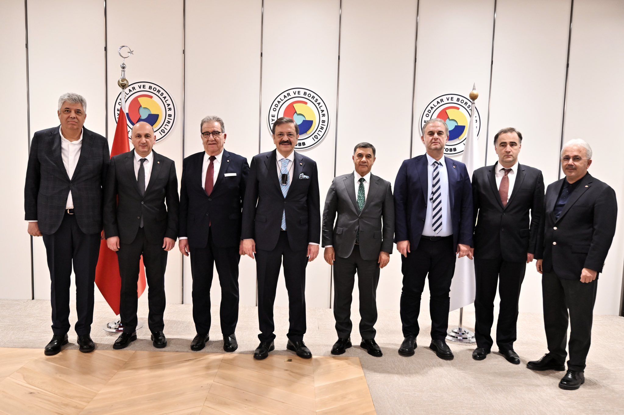 Tobbda Ekonomi Zirvesi Rapor Hisarcikliogluna Sunuldu Gazete 624791 28086630F3B5Cd79F58A0F82206Bf31A