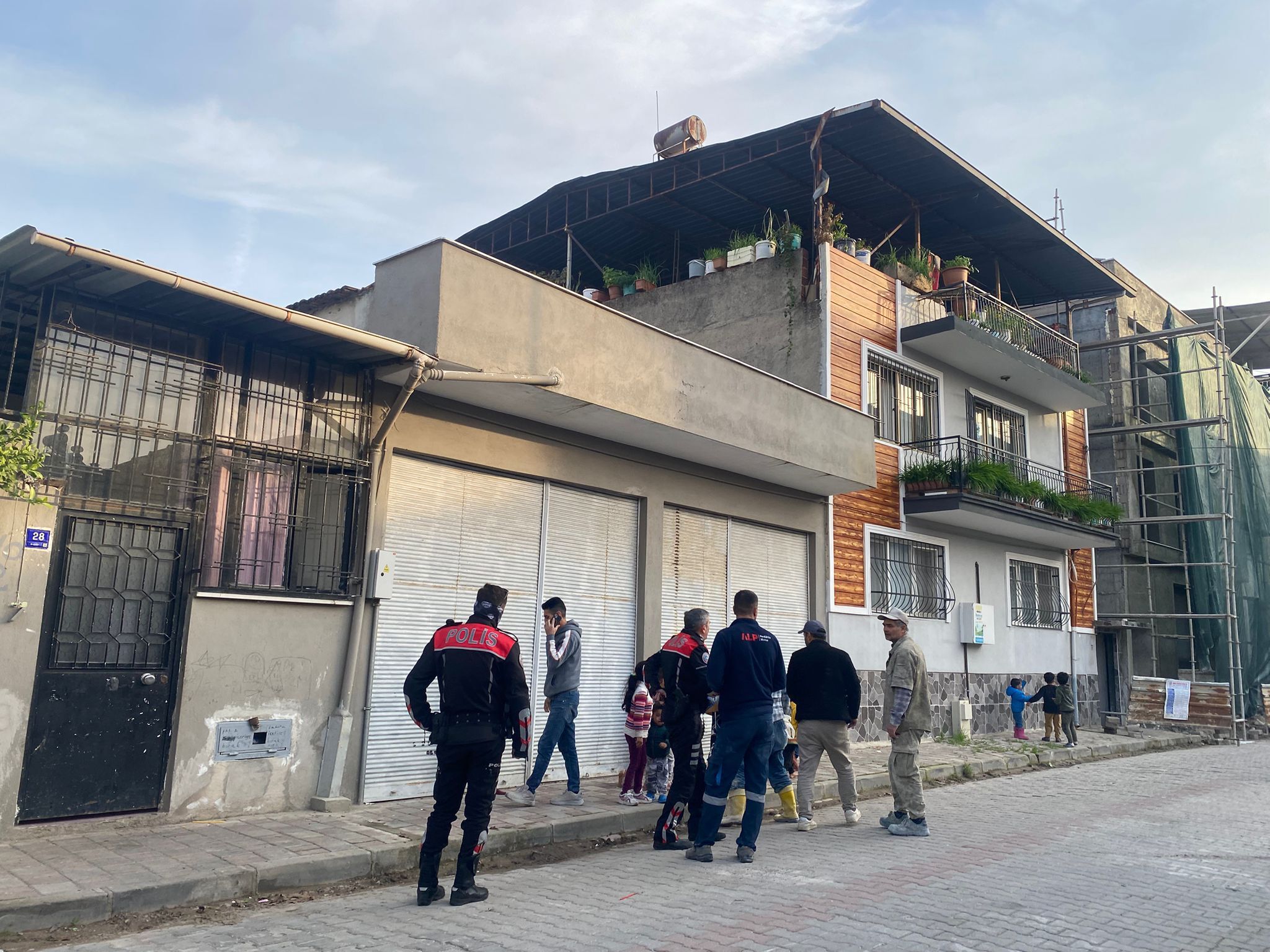 Aydın’da çatı temizliği faciası! Kadın metrelerce yükseklikten düştü