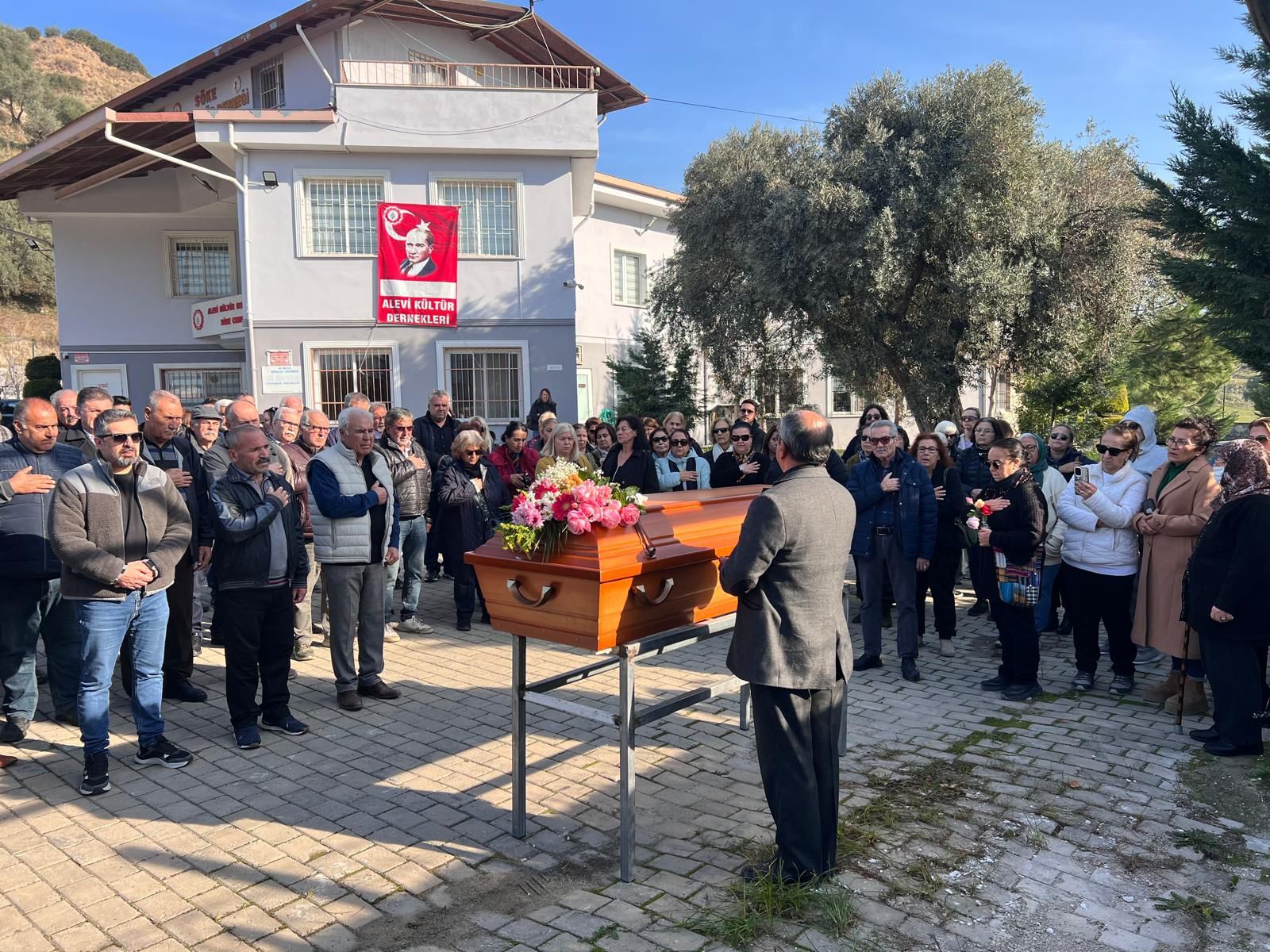 Ambulans uçakla Almanya’ya sevk edilmişti: Sökeli iş insanı Hüseyin Kaya hayatını kaybetti