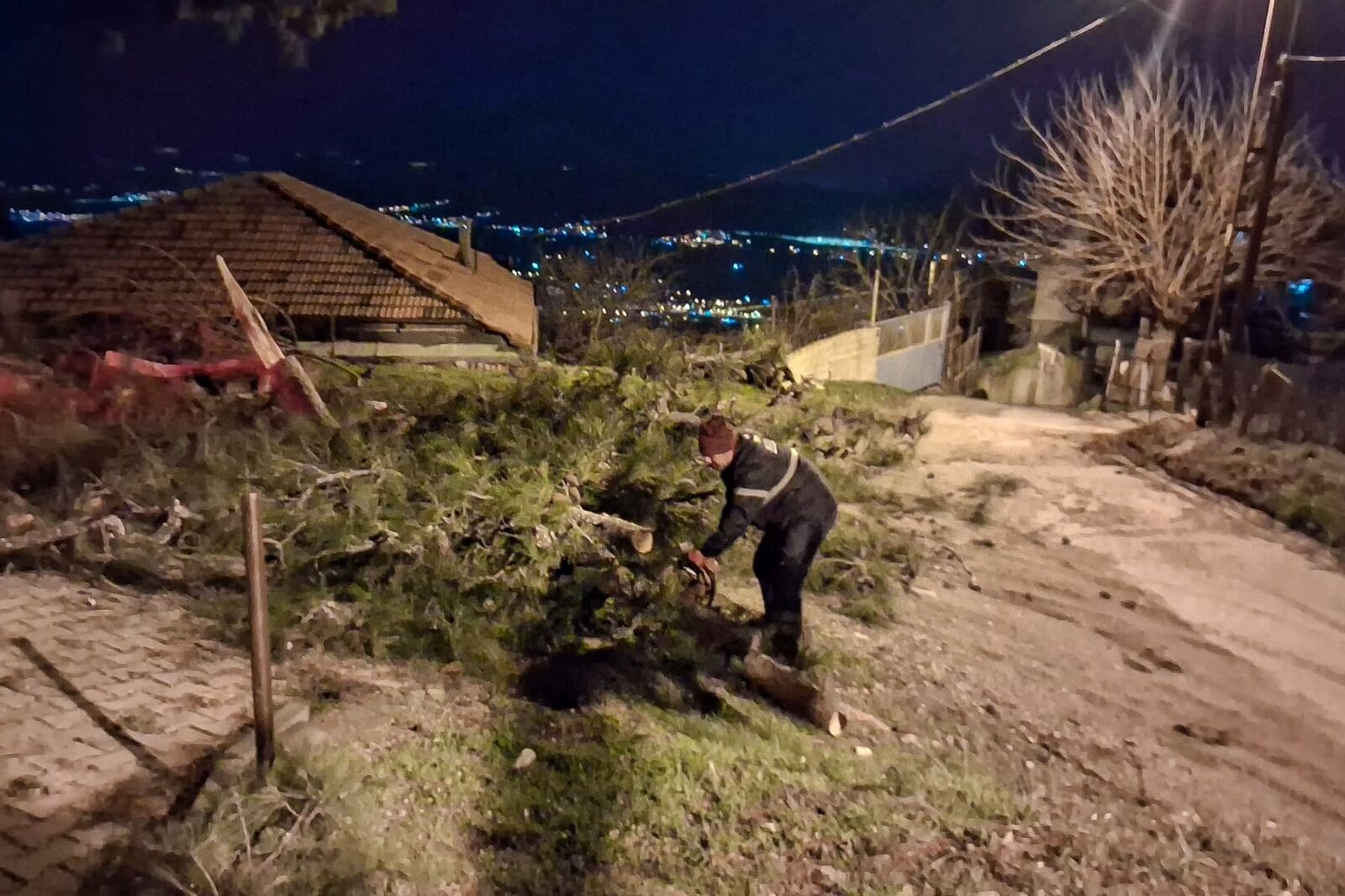 Aydın’da şiddetli rüzgar can alıyordu