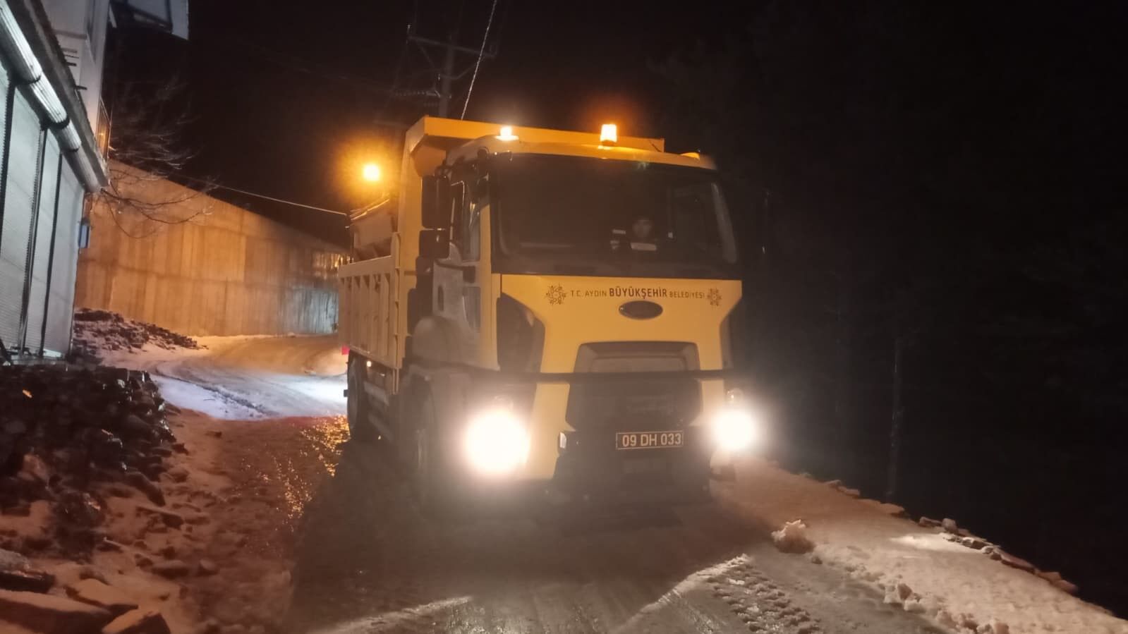Aydın'da kar yağışı etkili oldu