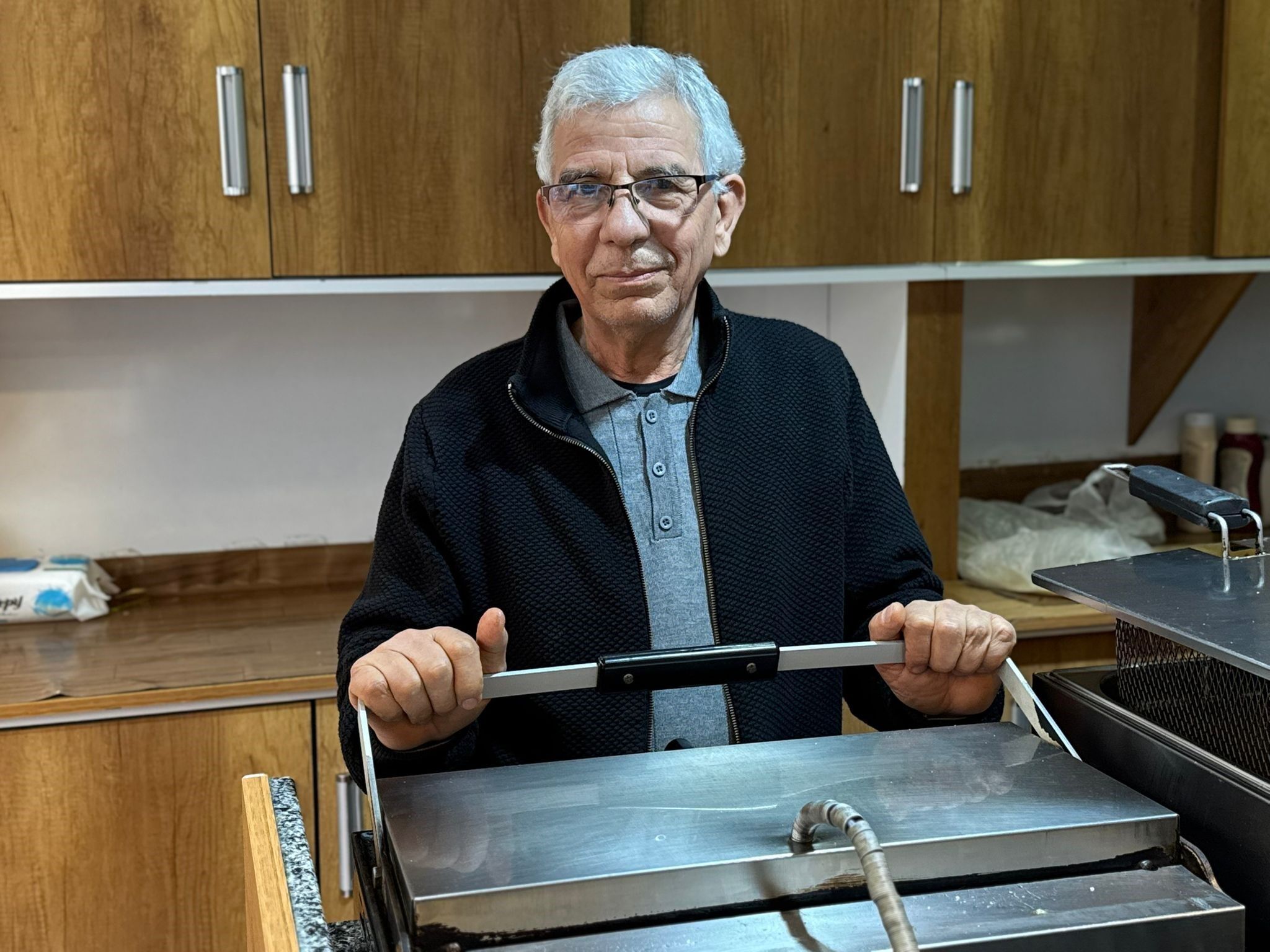 Aydın'daki tostçuyu görenler 'Mansur Yavaş' şaşkınlığı yaşıyor