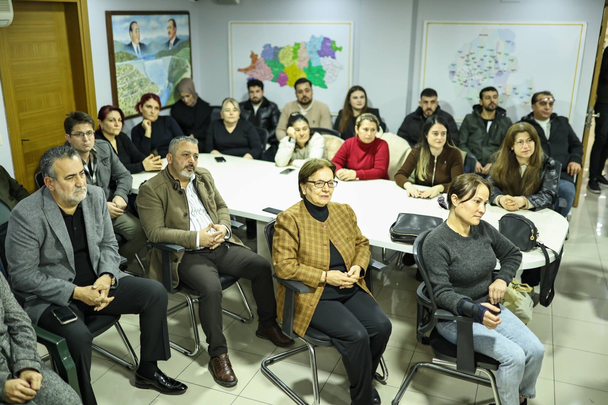 AK Parti Efeler’de toplantı yapıldı 