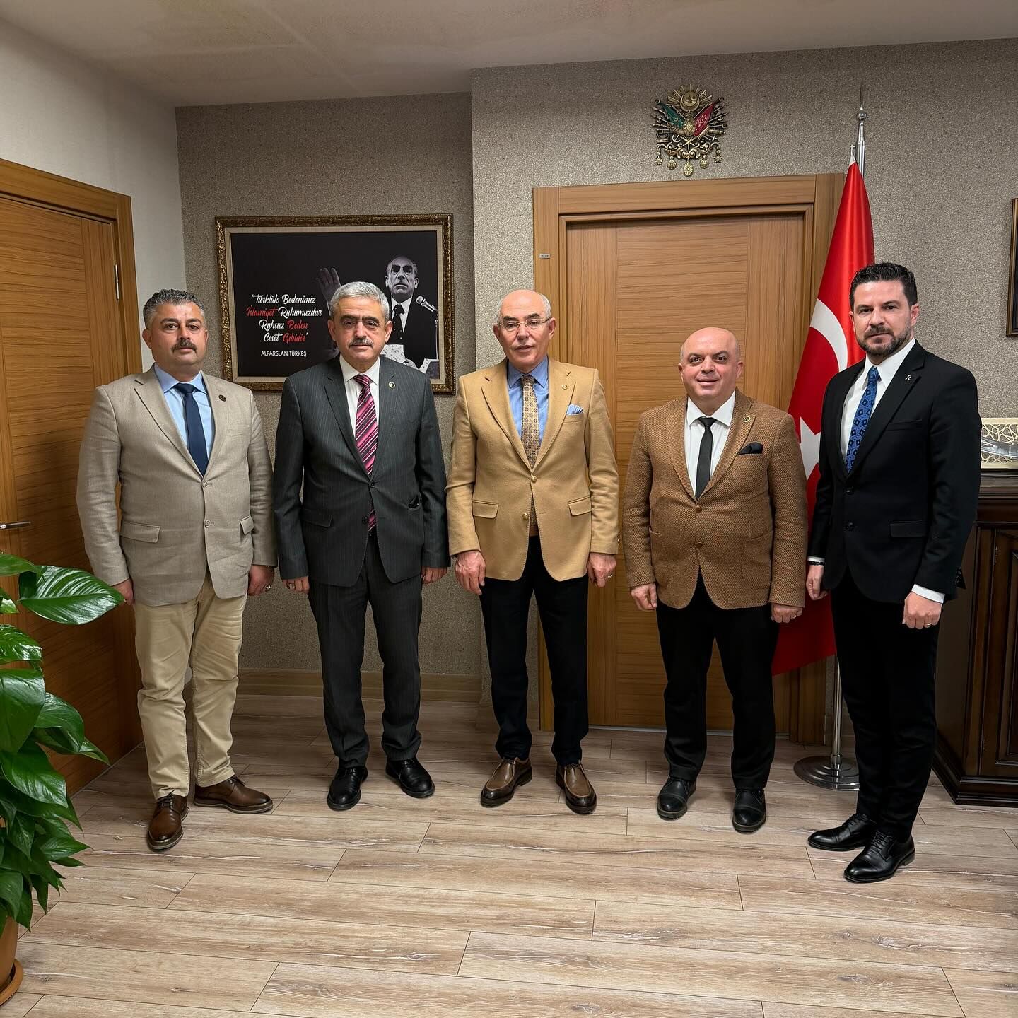 Alıcık, MHP genel merkezde ziyaretlerde bulundu