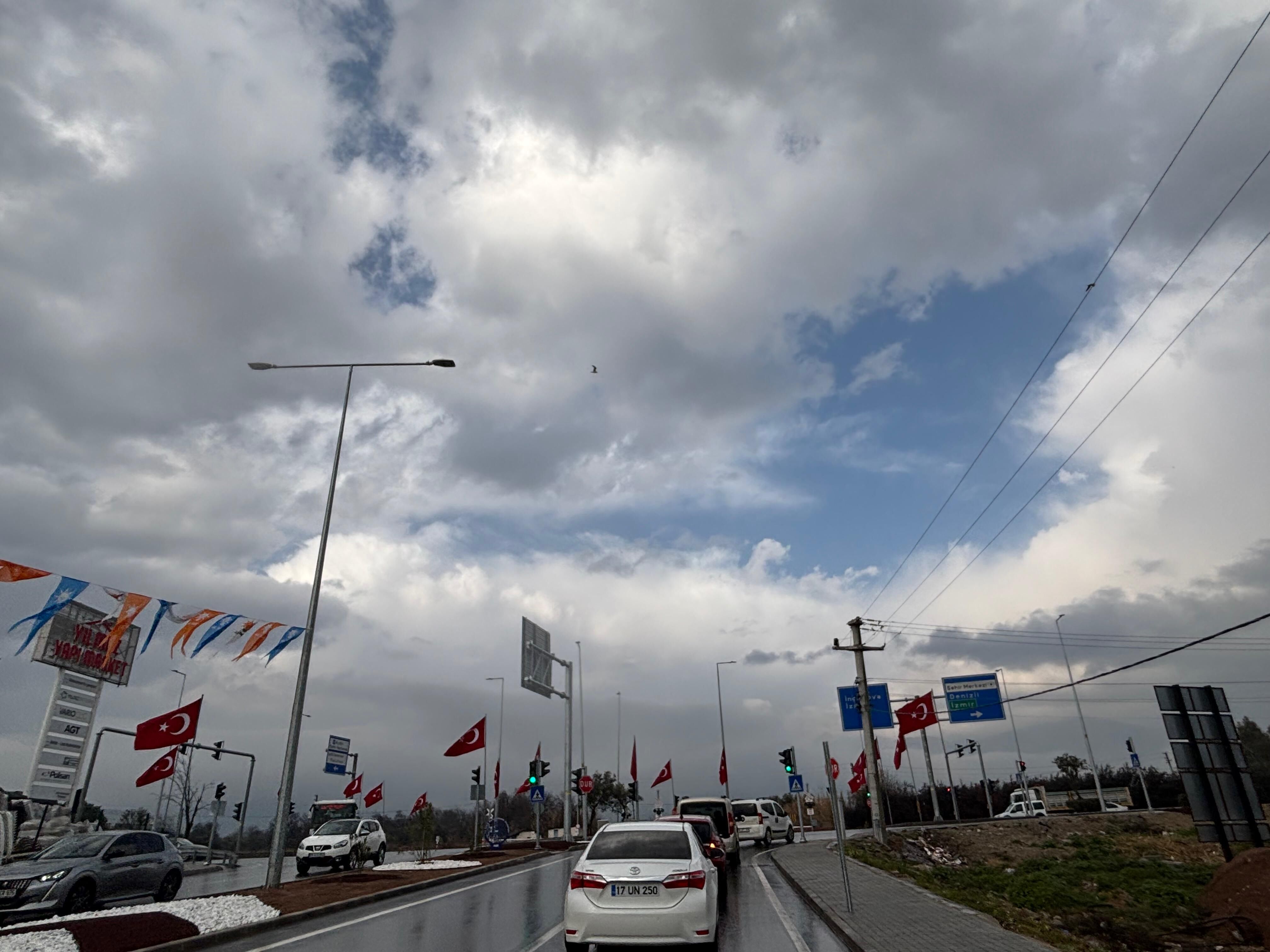 Aydin Sehir Hastanesinin Cevresi Bayraklariyla Donatildi 632664 5F71804A2Ae895C6368E188A5D80705D
