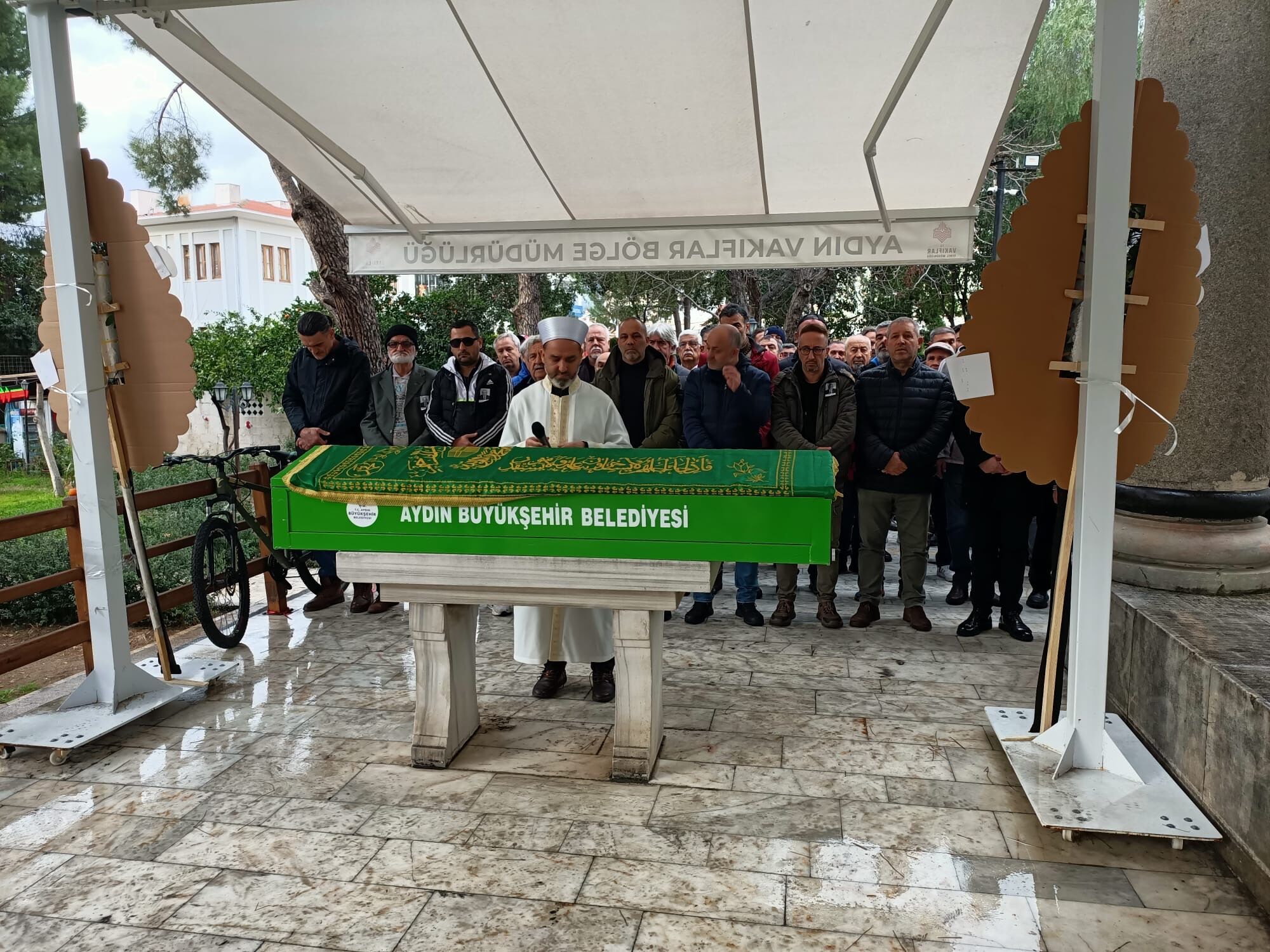 Aydin Spor Camiasi Yasta Kirmizi Son Yolculuguna Ugurlandi 629265 Cccc34Ce31B95595Cdade0A17F2Ce34D