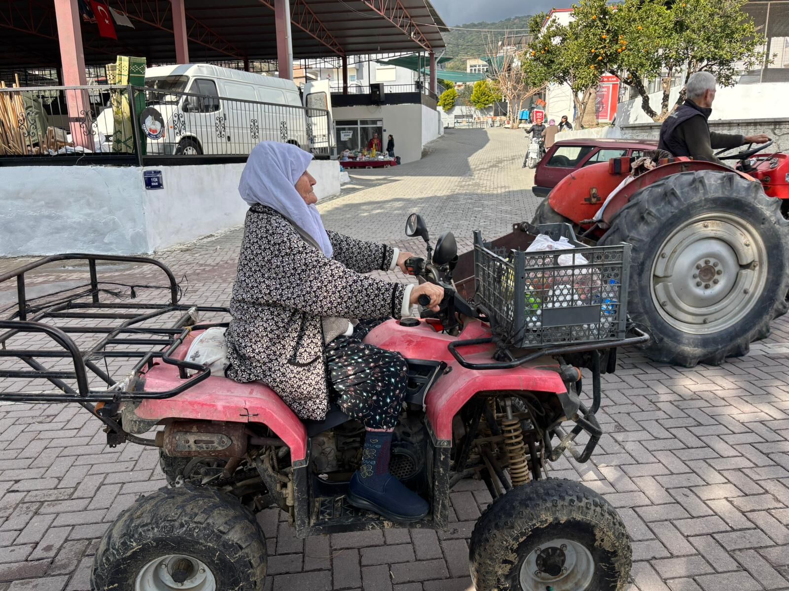 Aydinda 78 Yasindaki Teyze Motosikletinden Vazgecmedi 634190 D277454C1E59Ecea8C9Cd0Cae720592B