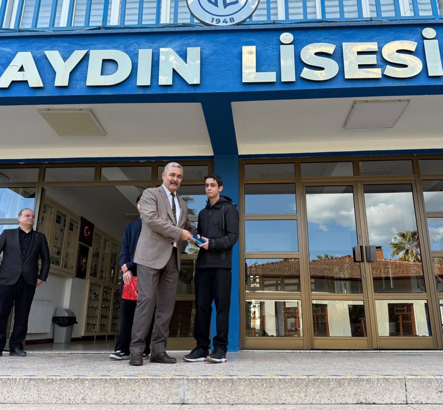 Aydinda Gencler Dil Bilgisiyle Yaristi Aydin Lisesi Ogrencilerinden Buyuk Basari 629231 B9B1A6D428A77C89144F02A6Ab4348D6