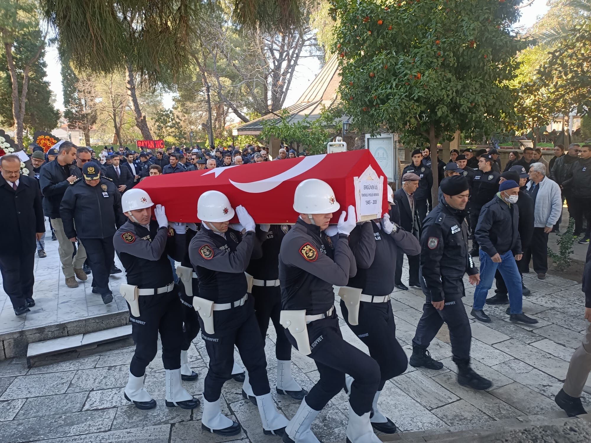 Aydın’da hüzünlü veda: Emekli polis son yolculuğuna uğurlandı