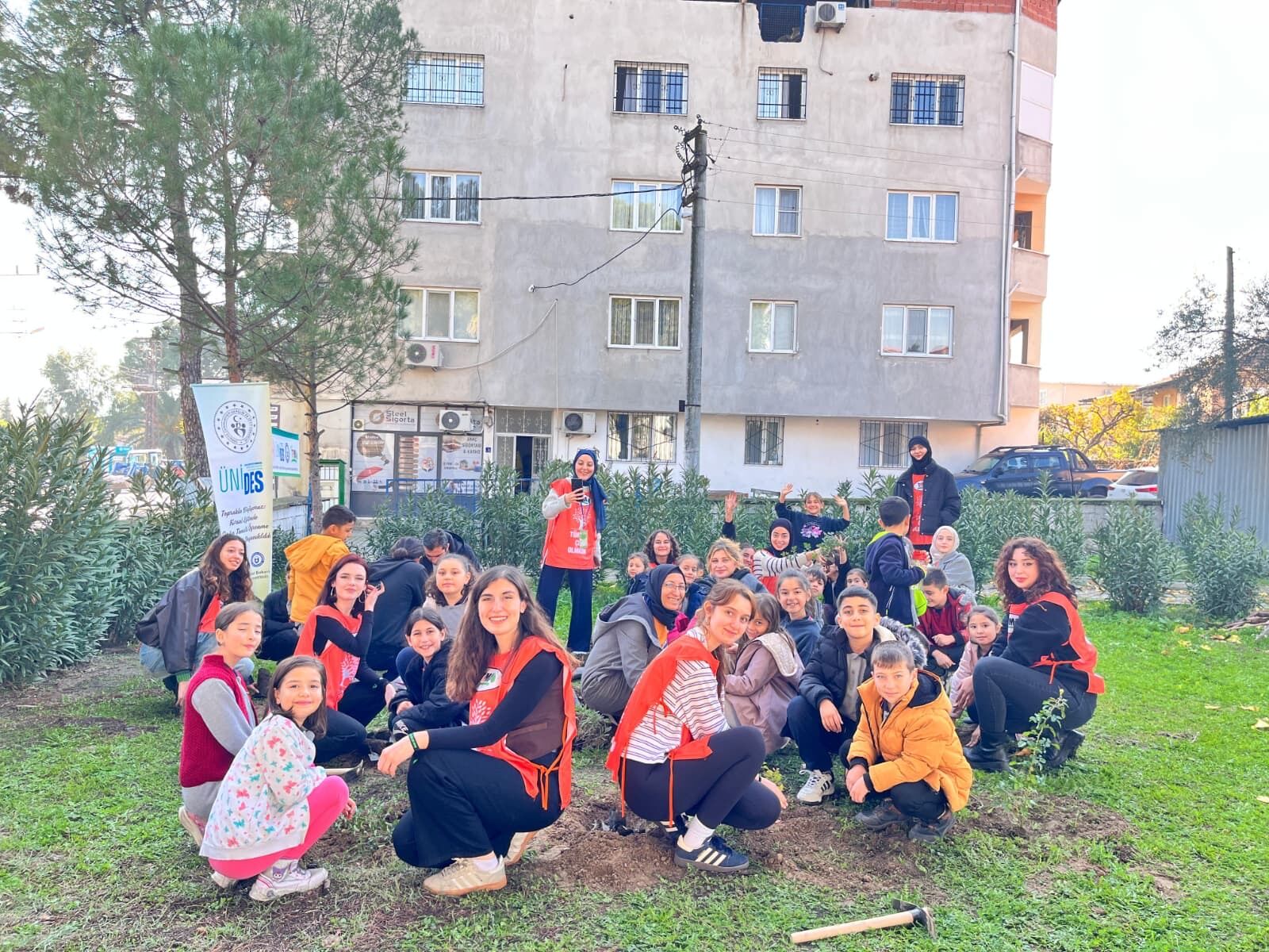 Aydinda Toprakla Buyuyoruz Projesi Hayata Gecirildi Minik Eller Topraga Degdi 628669 D6F61B3694387E719Bb5C8337D64F286