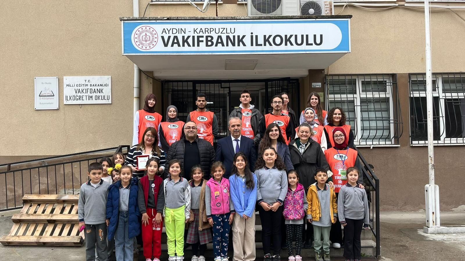 Aydinda Toprakla Buyuyoruz Projesi Hayata Gecirildi Minik Eller Topraga Degdi 628669 E028Ec967750Affd35B1Efd0516Fff59