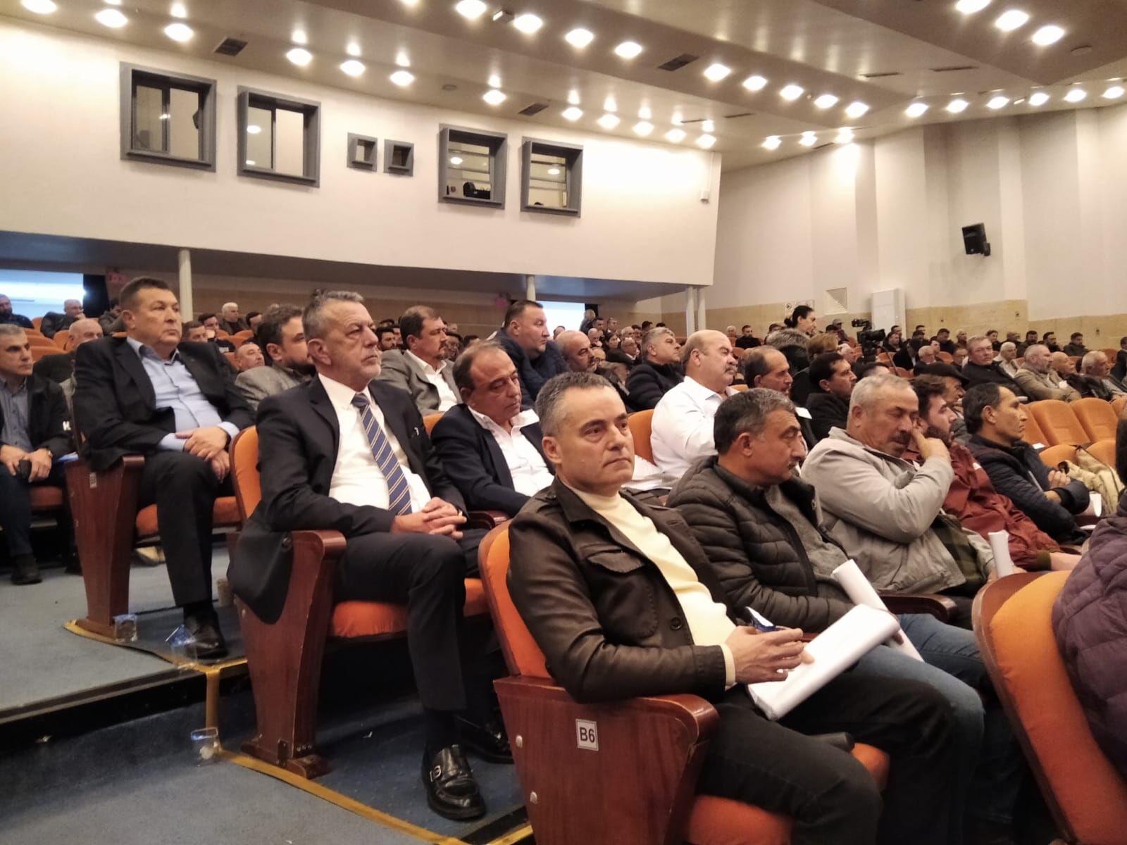 Aydın’daki kooperatifler hesap sormak için İzmir’e akın etti