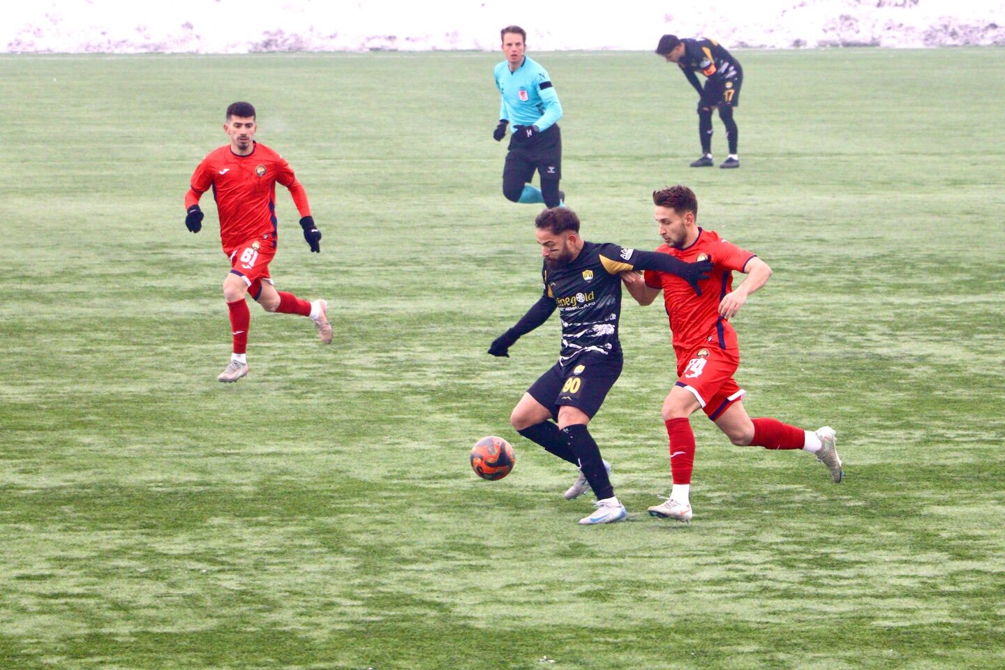 Aydınlı futbolcu takımını sırtladı
