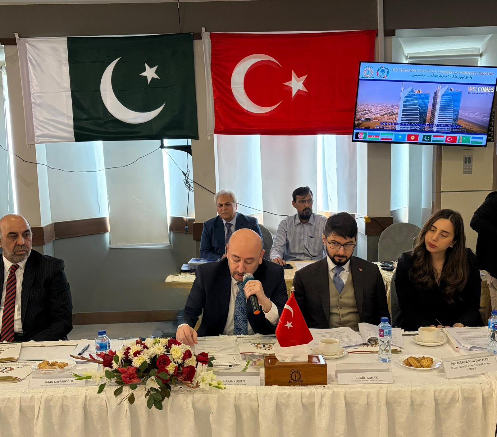 Ülken, Pakistan da bir dizi toplantıya katıldı