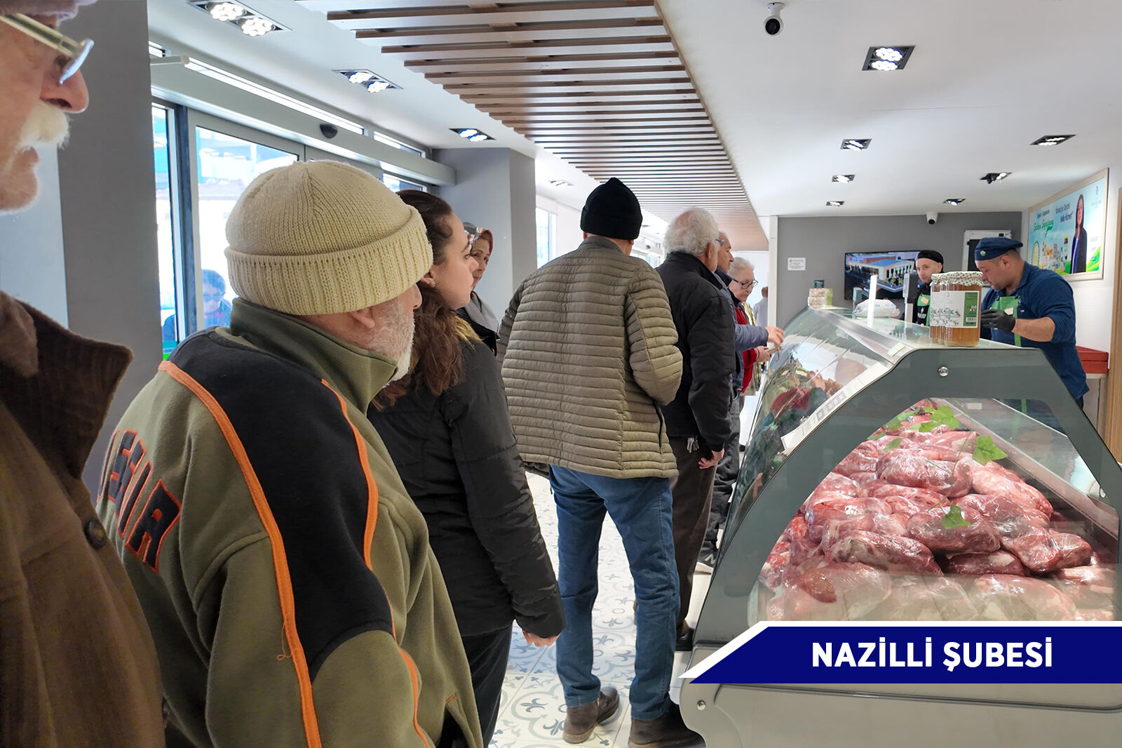 Baskan Cercioglu Vatandaslarin Yaninda Halk Ege Ette Buyuk Indirim 630399 8941875970D7124B118Ace1F913146A8