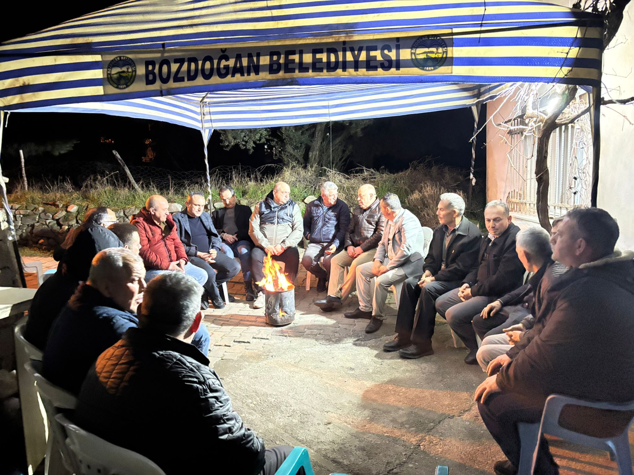 Başkan Özel Haydere Mahallesi’nde vatandaşlarla bir araya geldi