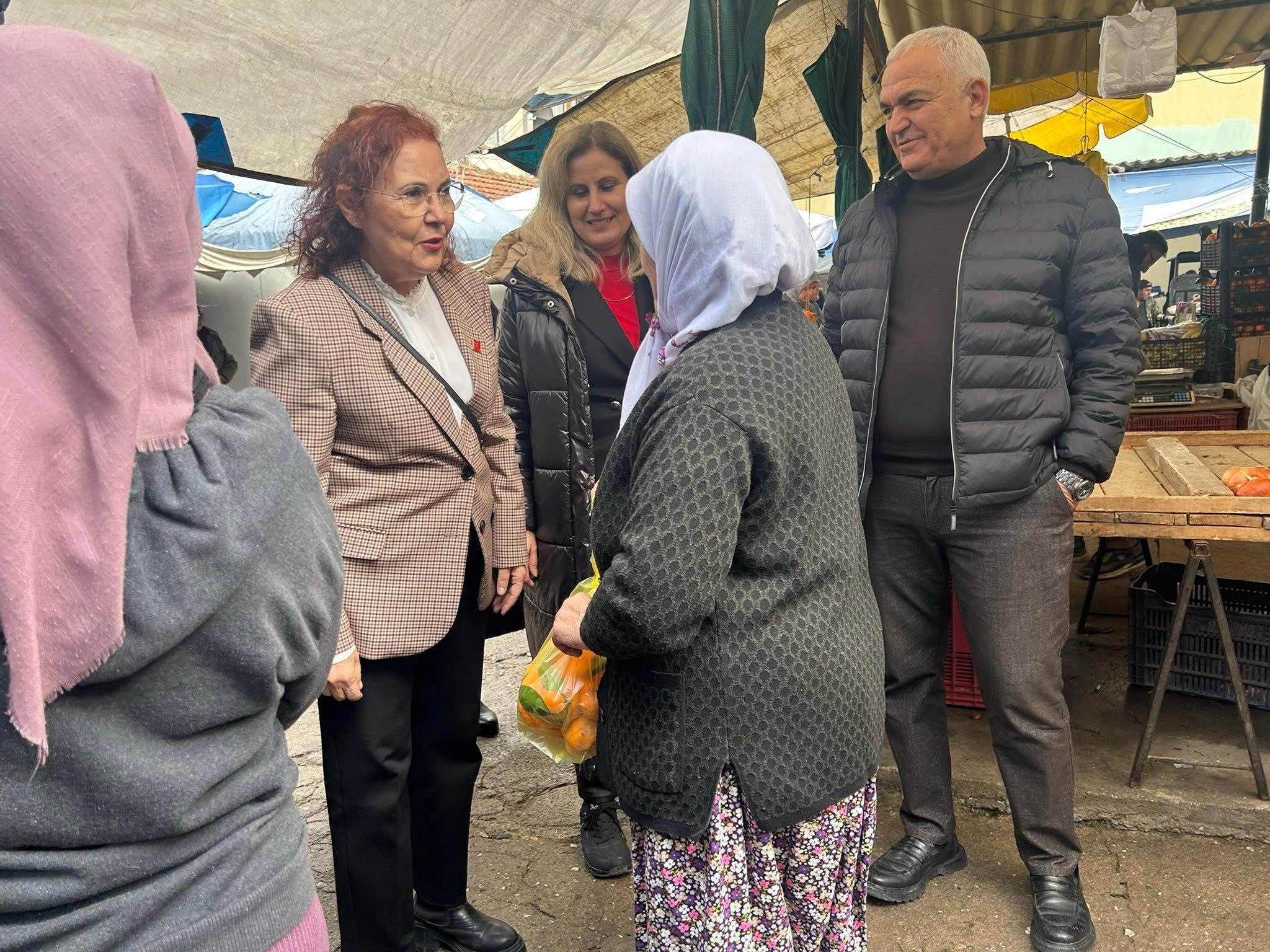 Chpli Kadinlar Kocarli Pazarinda Esnafin Derdini Dinledi Vatandas Gecim Sikintisindan Dert Yandi 629900 24A6A1C9B28A9Bef6E9Df1C15076Bb89