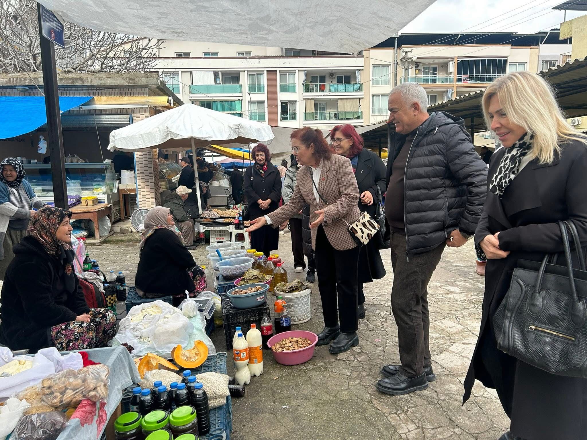 Chpli Kadinlar Kocarli Pazarinda Esnafin Derdini Dinledi Vatandas Gecim Sikintisindan Dert Yandi 629900 6Abc76Ac26Ecac0Fd3A4228B7374Db12