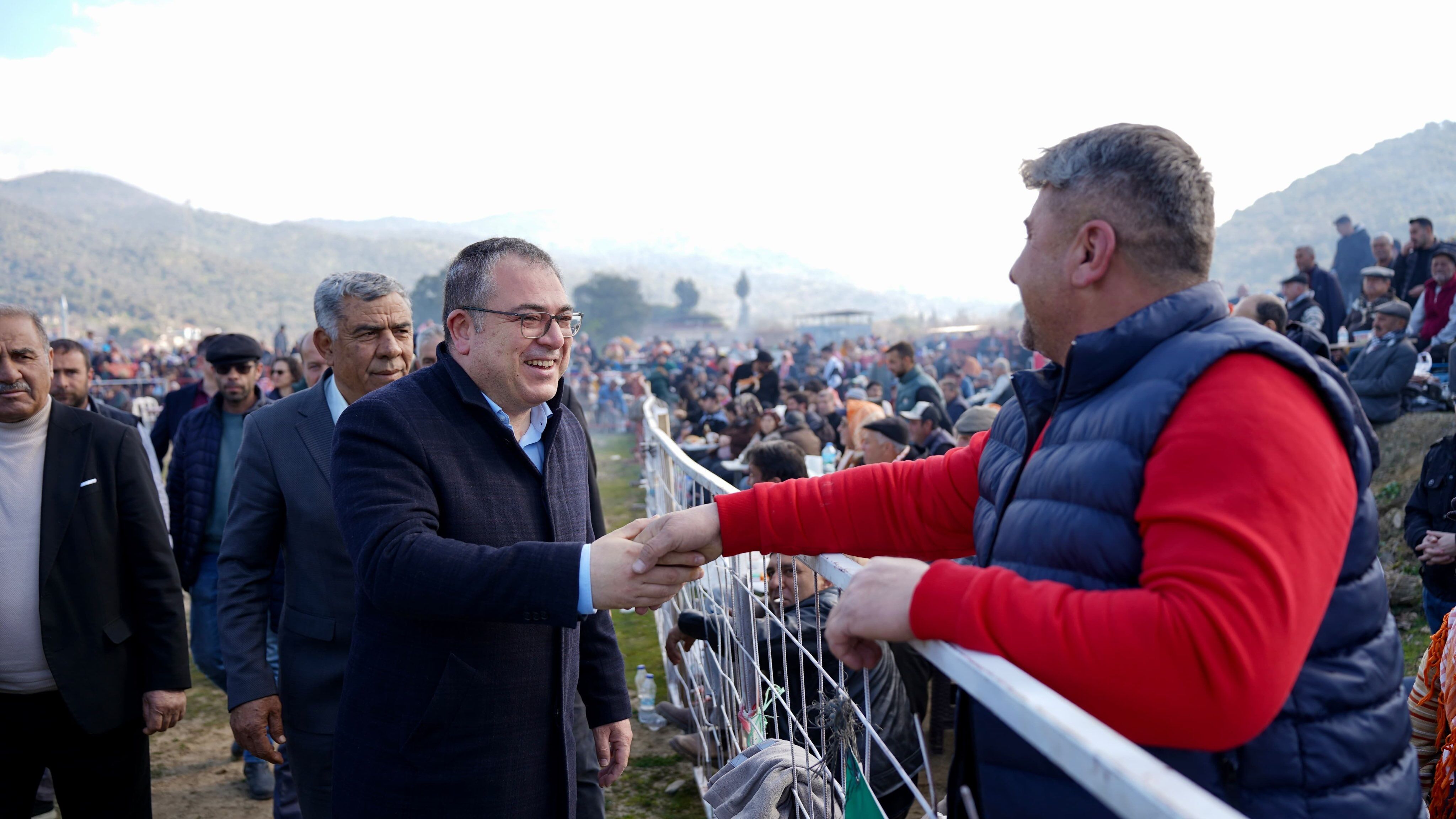 CHP’li Karakoz deve güreşi festivallerini meclis gündemine taşıdı