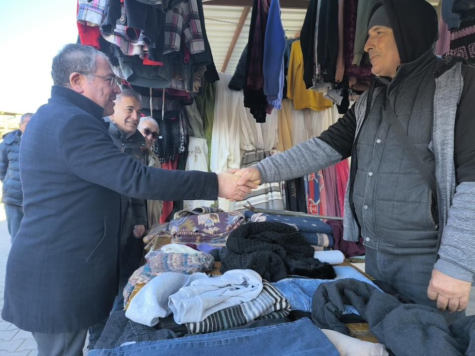 CHP’li Karakoz pazarda sorunları dinledi