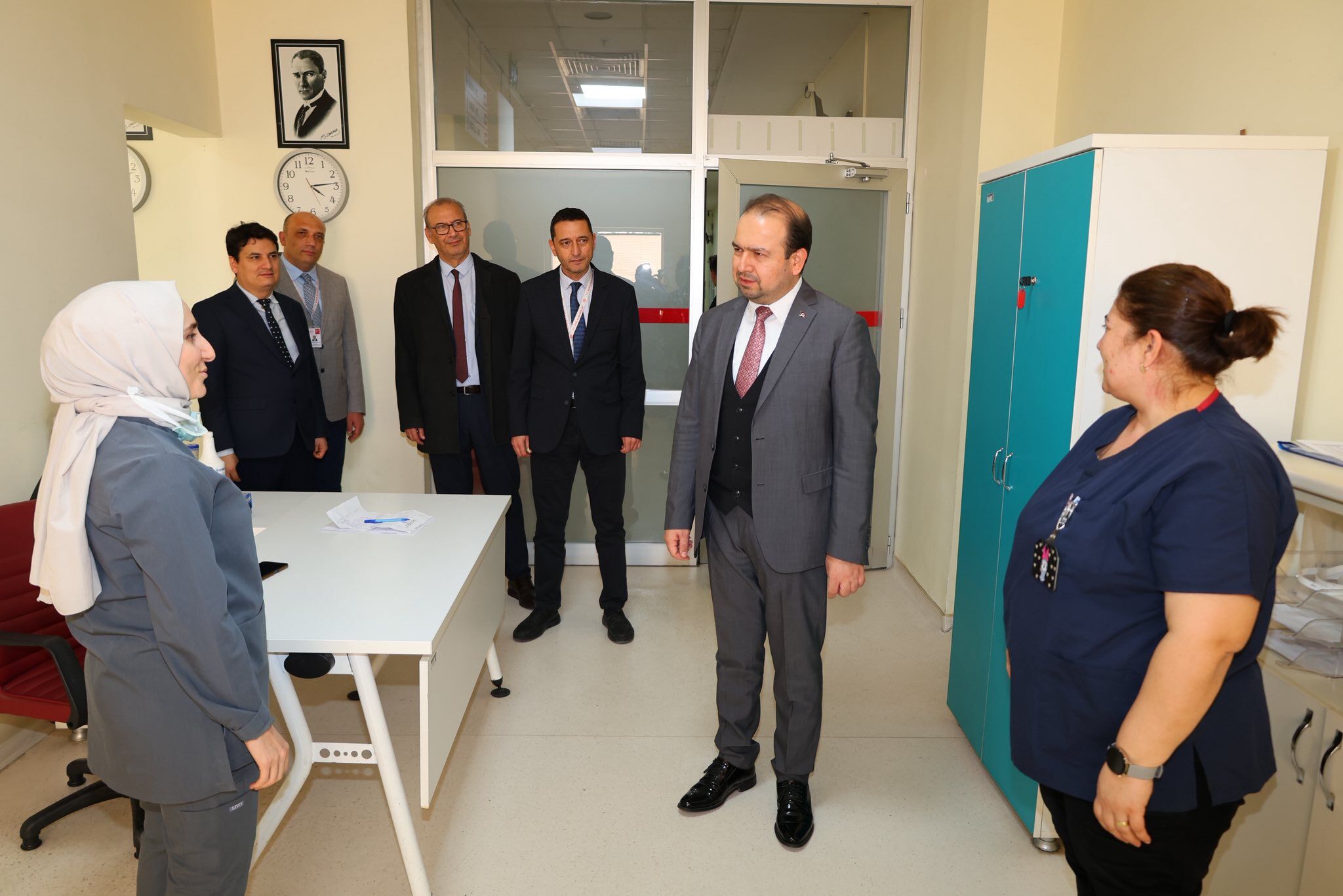 Müdür Şenkul, yeni yıla mesaiyle giren sağlık çalışanlarına moral verdi