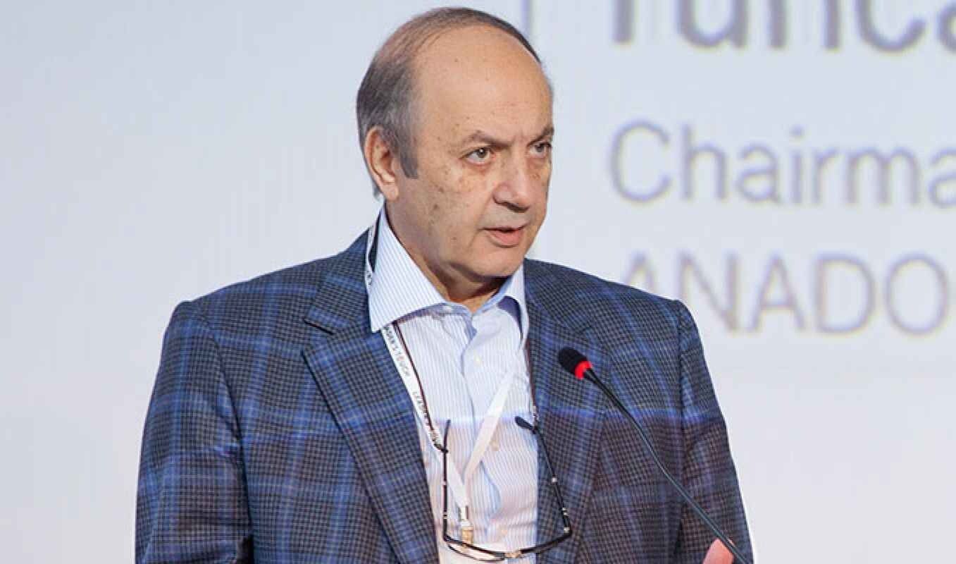 Tuncay Özilhan Kimdir