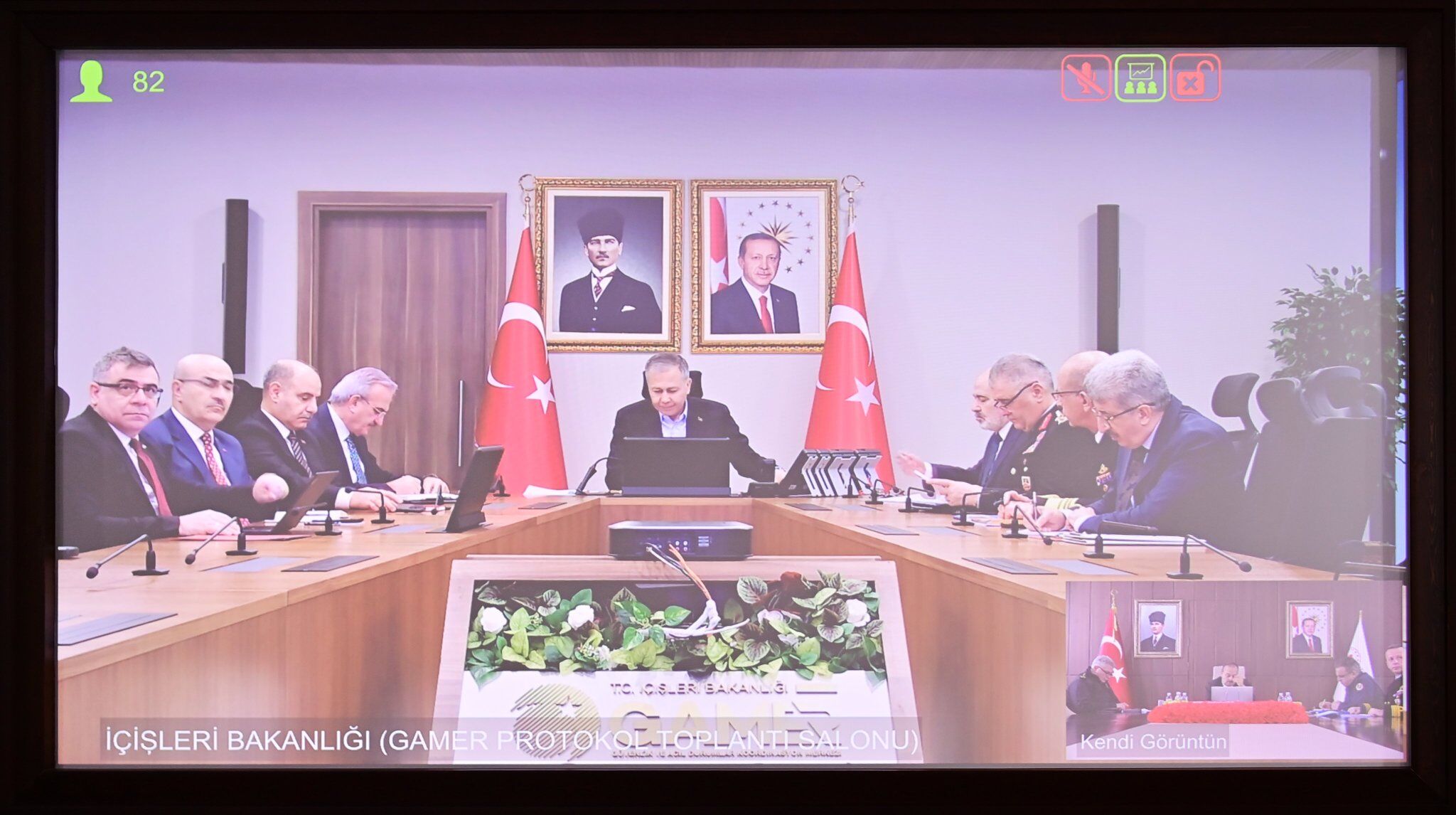 Vali Canbolat Bakan Yerlikaya ile görüştü