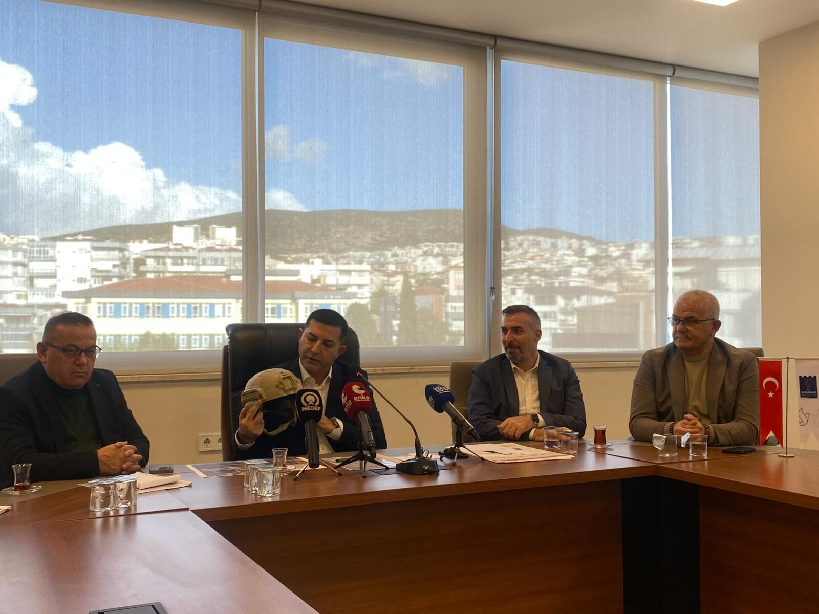 Kuşadası Belediyesi'nde 'Miğfer Dönemi'
