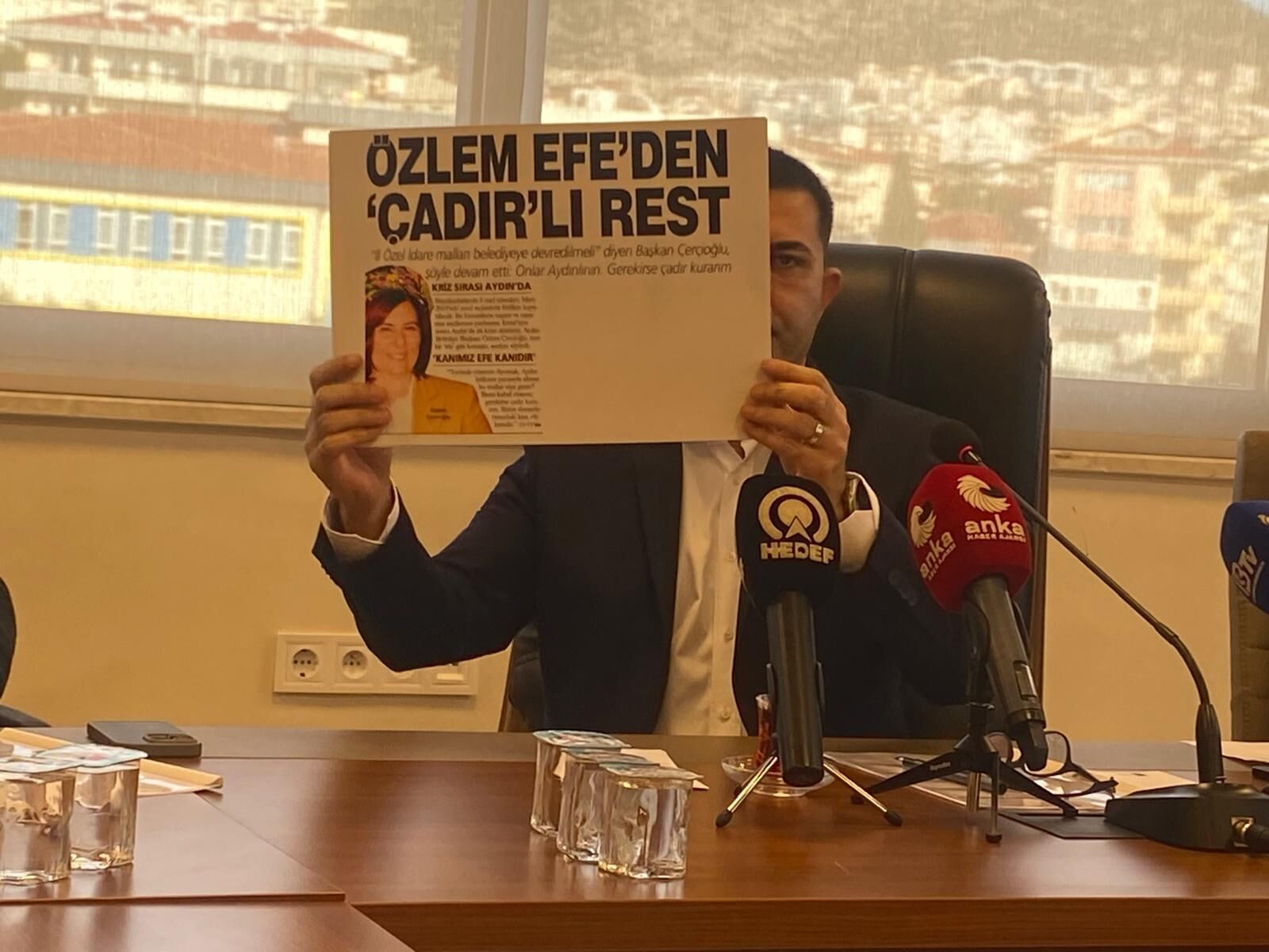 CHP’li Günel’den AK Parti’li Çerçioğlu’na sert tepki! “200 metrekarelik çadırı yıkmak için 200 adam gönderiyorsun”